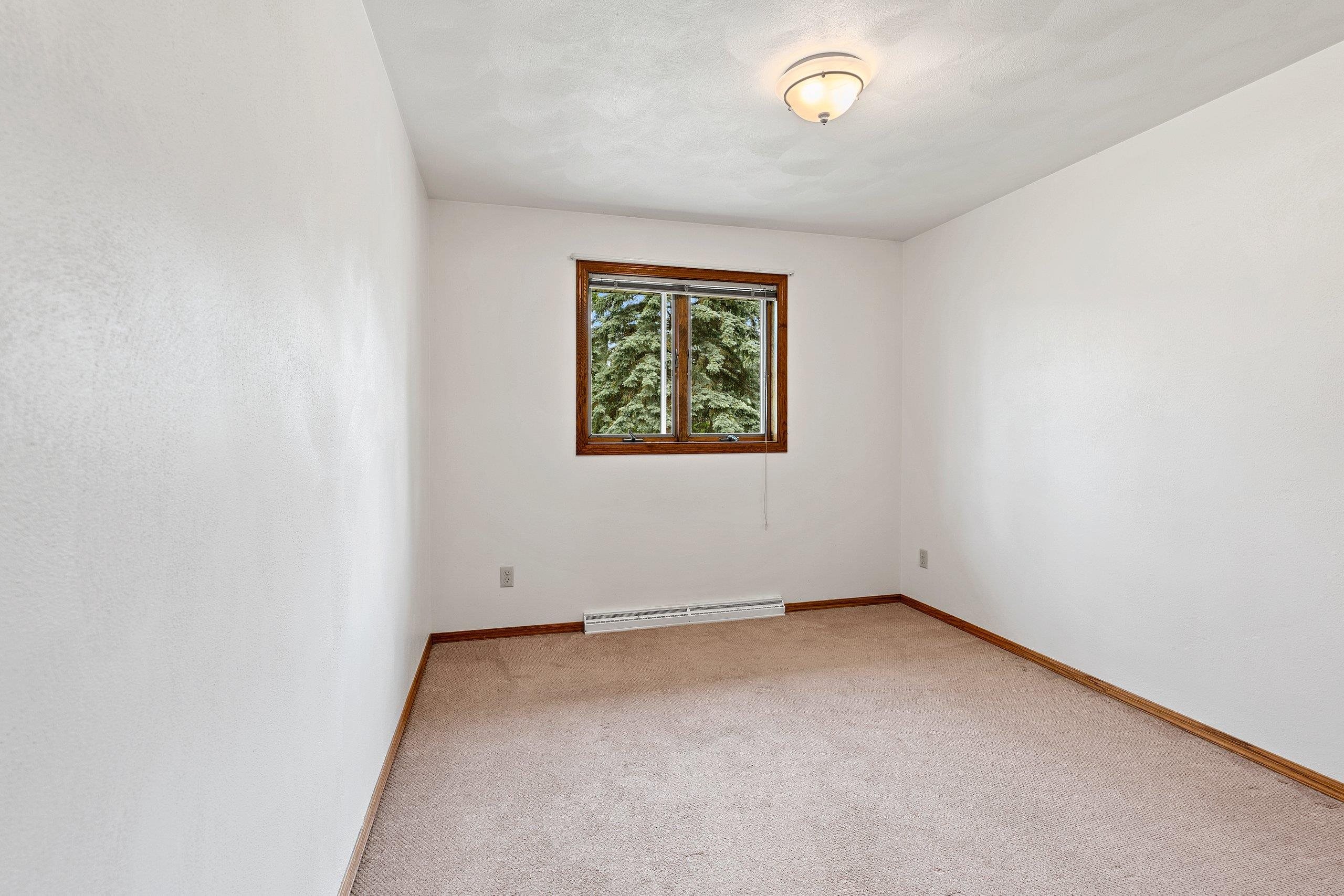 Appleton, Wisconsin 54914, United States, 2 Bedrooms Bedrooms, ,2 BathroomsBathrooms,Residential,Active,148956