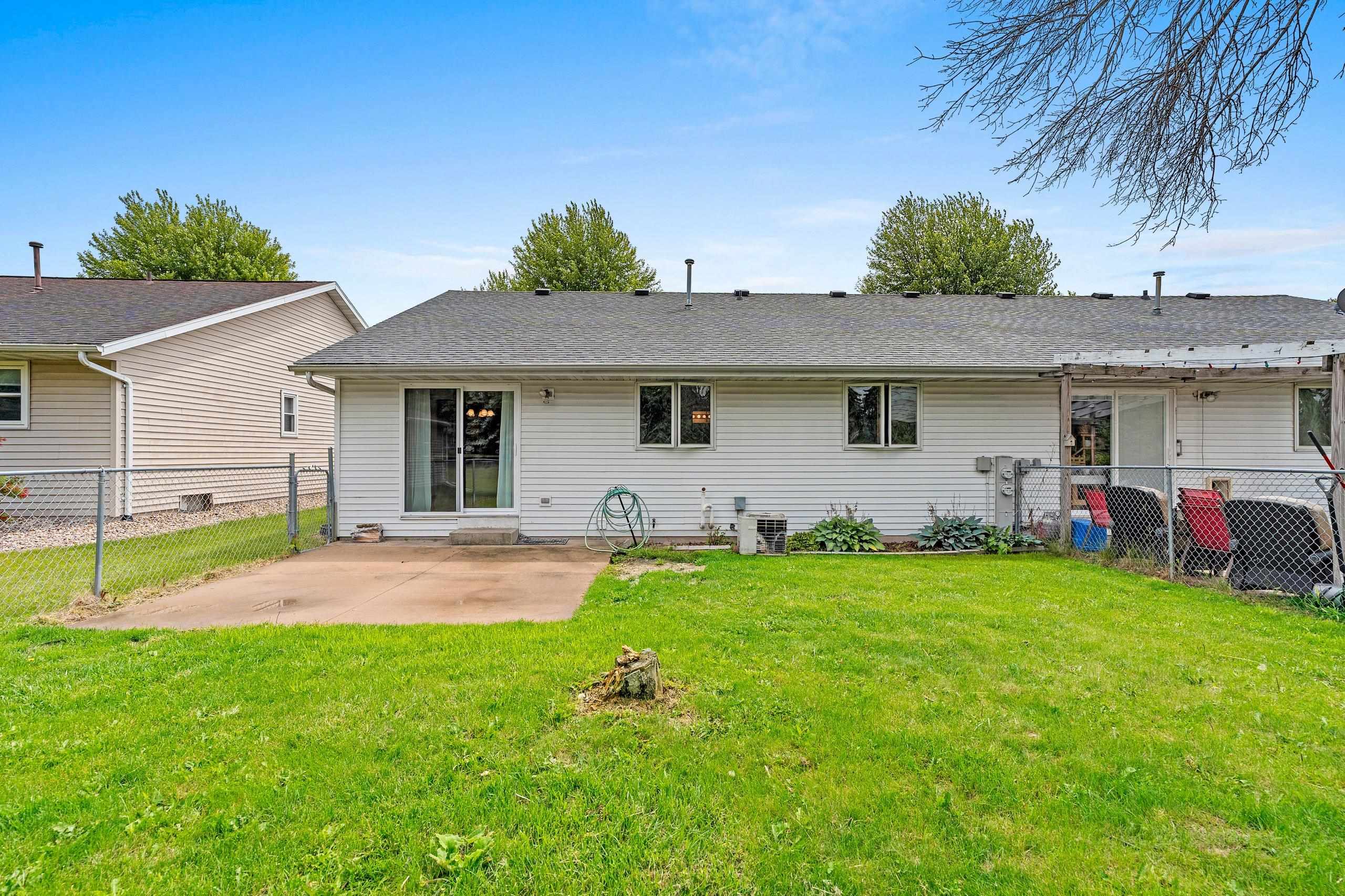 Appleton, Wisconsin 54914, United States, 2 Bedrooms Bedrooms, ,2 BathroomsBathrooms,Residential,Active,148956