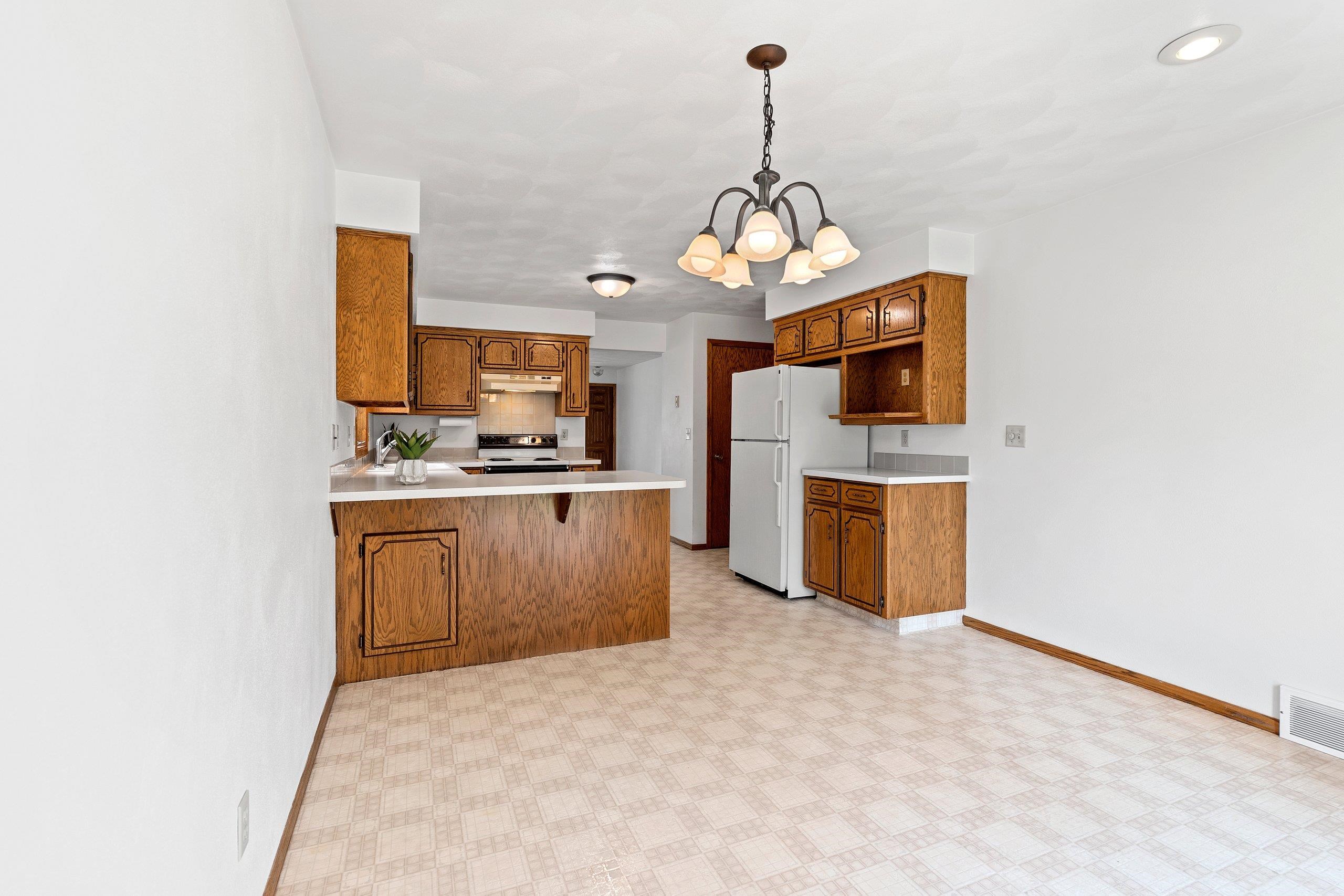 Appleton, Wisconsin 54914, United States, 2 Bedrooms Bedrooms, ,2 BathroomsBathrooms,Residential,Active,148956