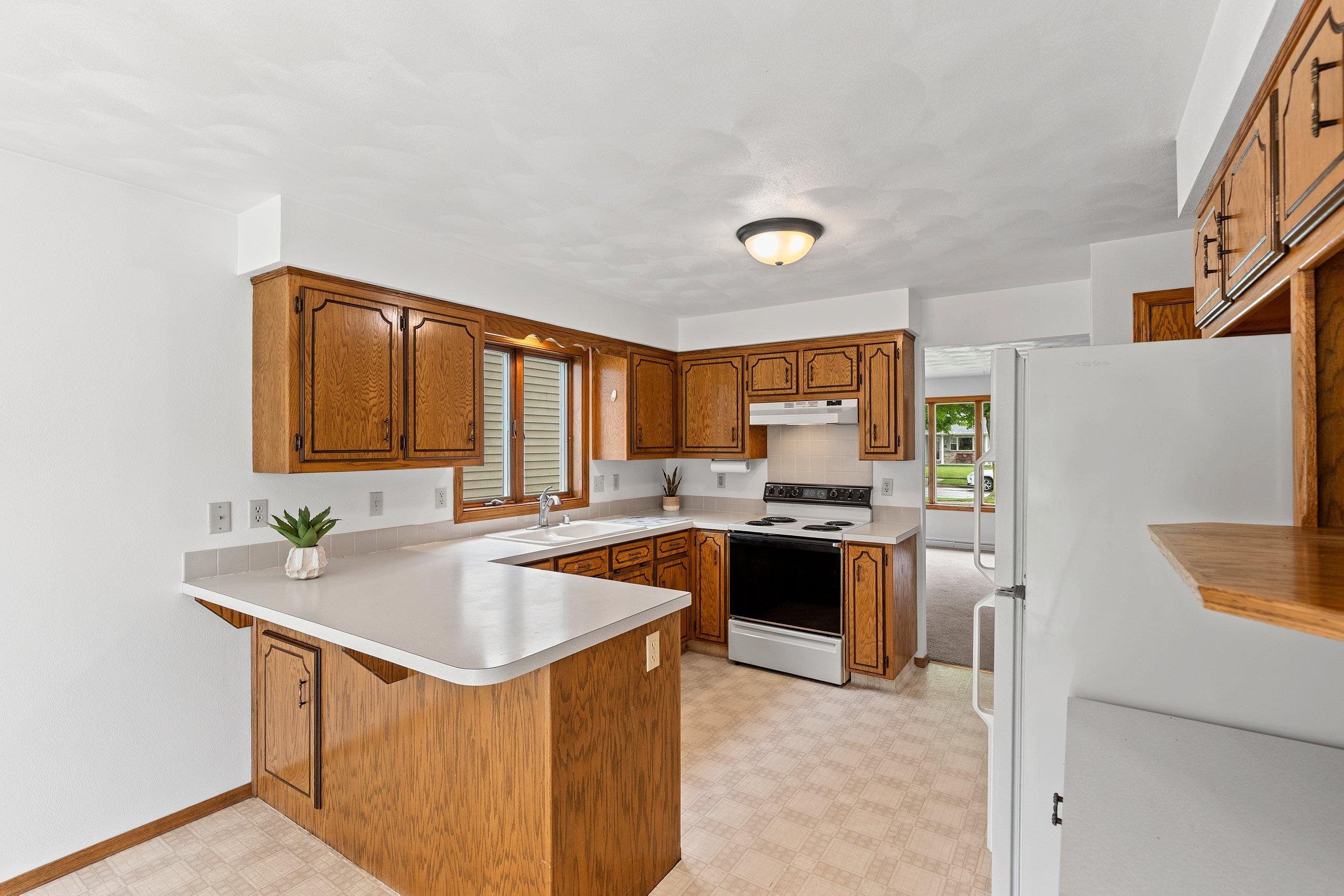 Appleton, Wisconsin 54914, United States, 2 Bedrooms Bedrooms, ,2 BathroomsBathrooms,Residential,Active,148956