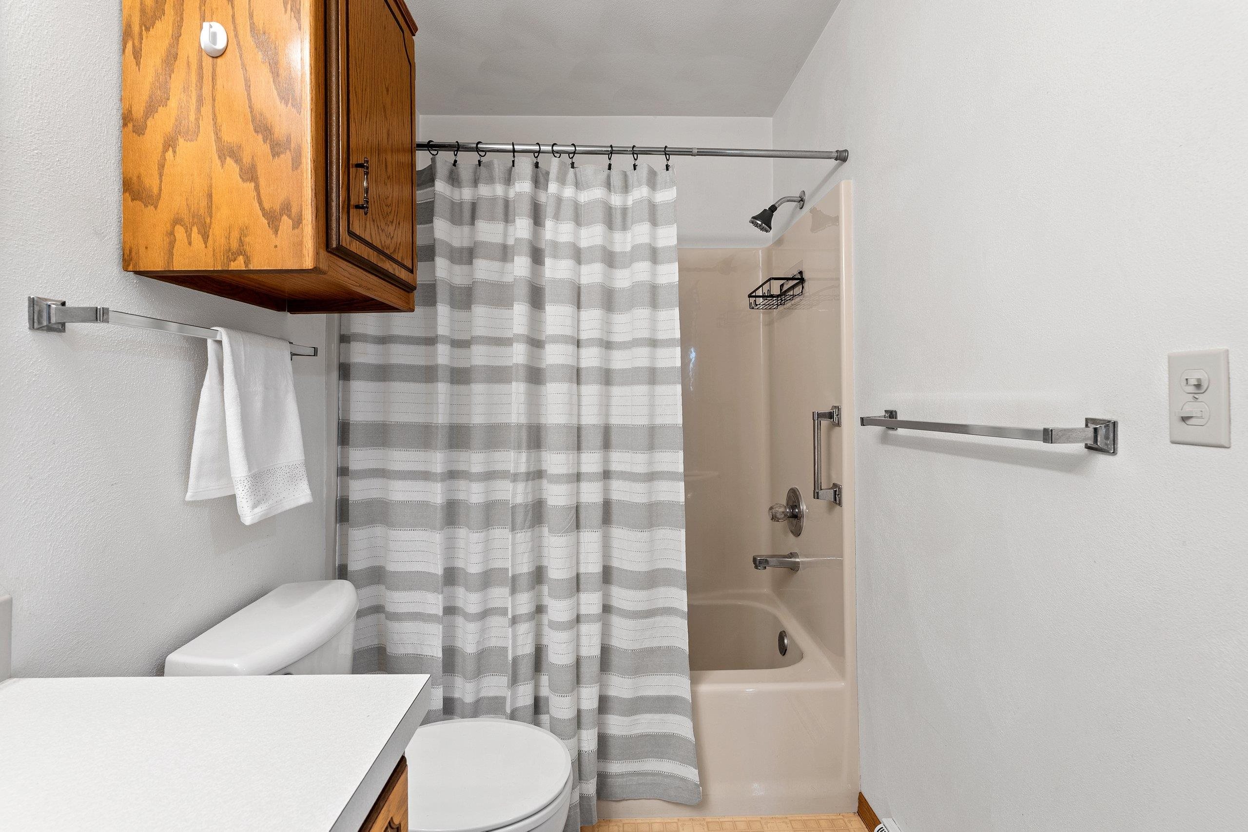 Appleton, Wisconsin 54914, United States, 2 Bedrooms Bedrooms, ,2 BathroomsBathrooms,Residential,Active,148956