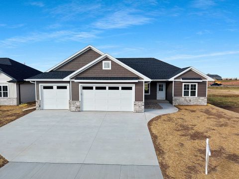 Photo of 1417 CROSSROADS Drive, DE PERE, WI 54115 (MLS # 50322591)