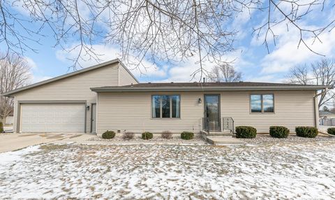 Photo of 2211 VIRGINIA Drive, MANITOWOC, WI 54220 (MLS # 50321455)