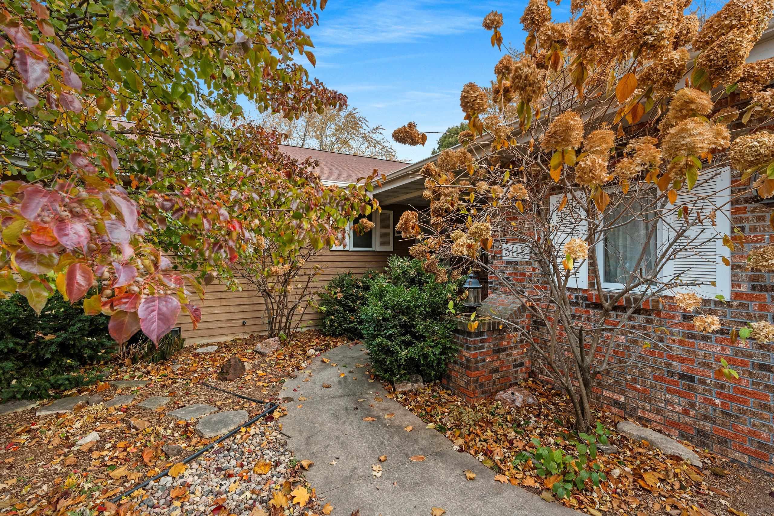 Appleton, Wisconsin 54911, United States, 3 Bedrooms Bedrooms, ,3 BathroomsBathrooms,Residential,Active,242714