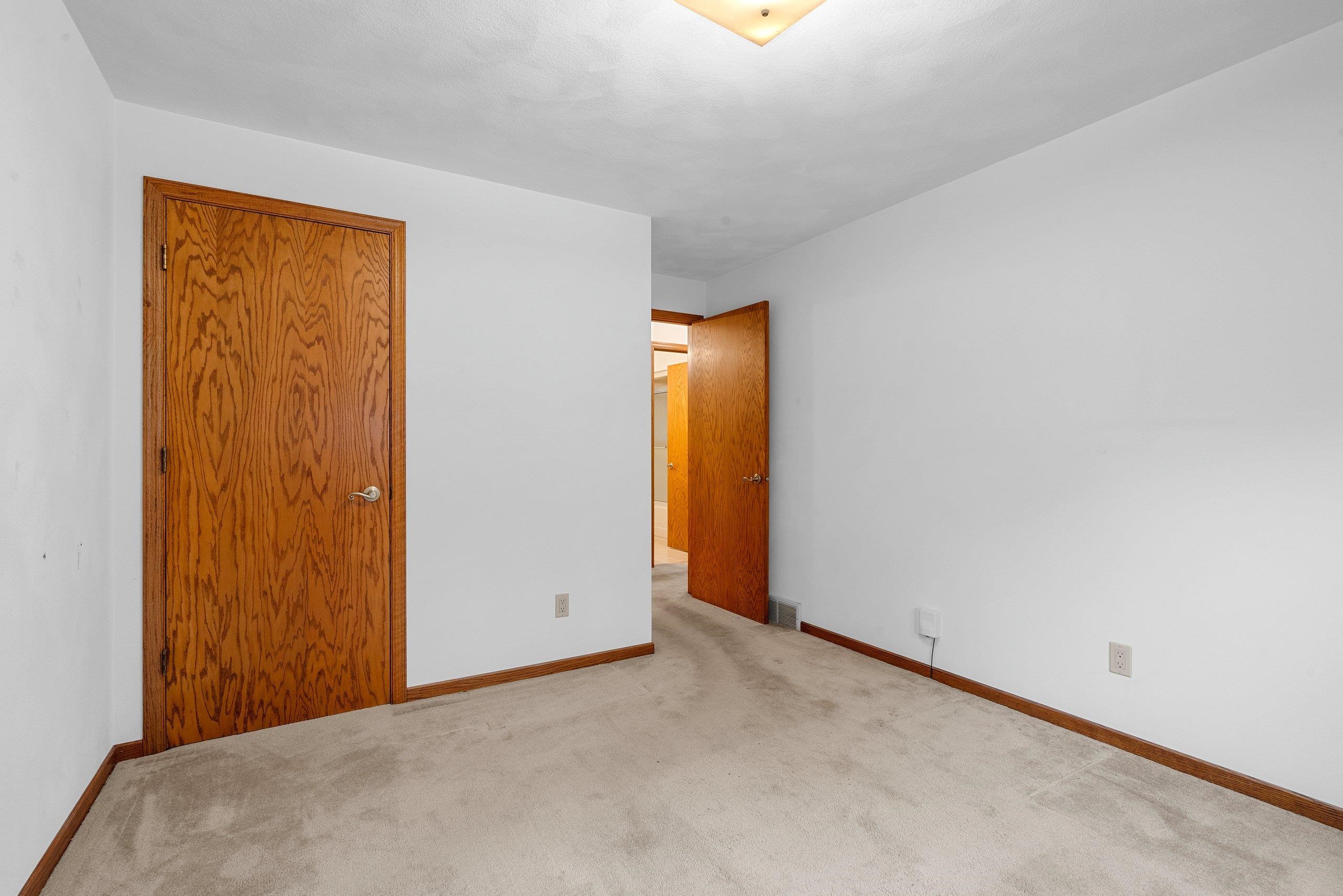 Appleton, Wisconsin 54911, United States, 3 Bedrooms Bedrooms, ,3 BathroomsBathrooms,Residential,Active,242714