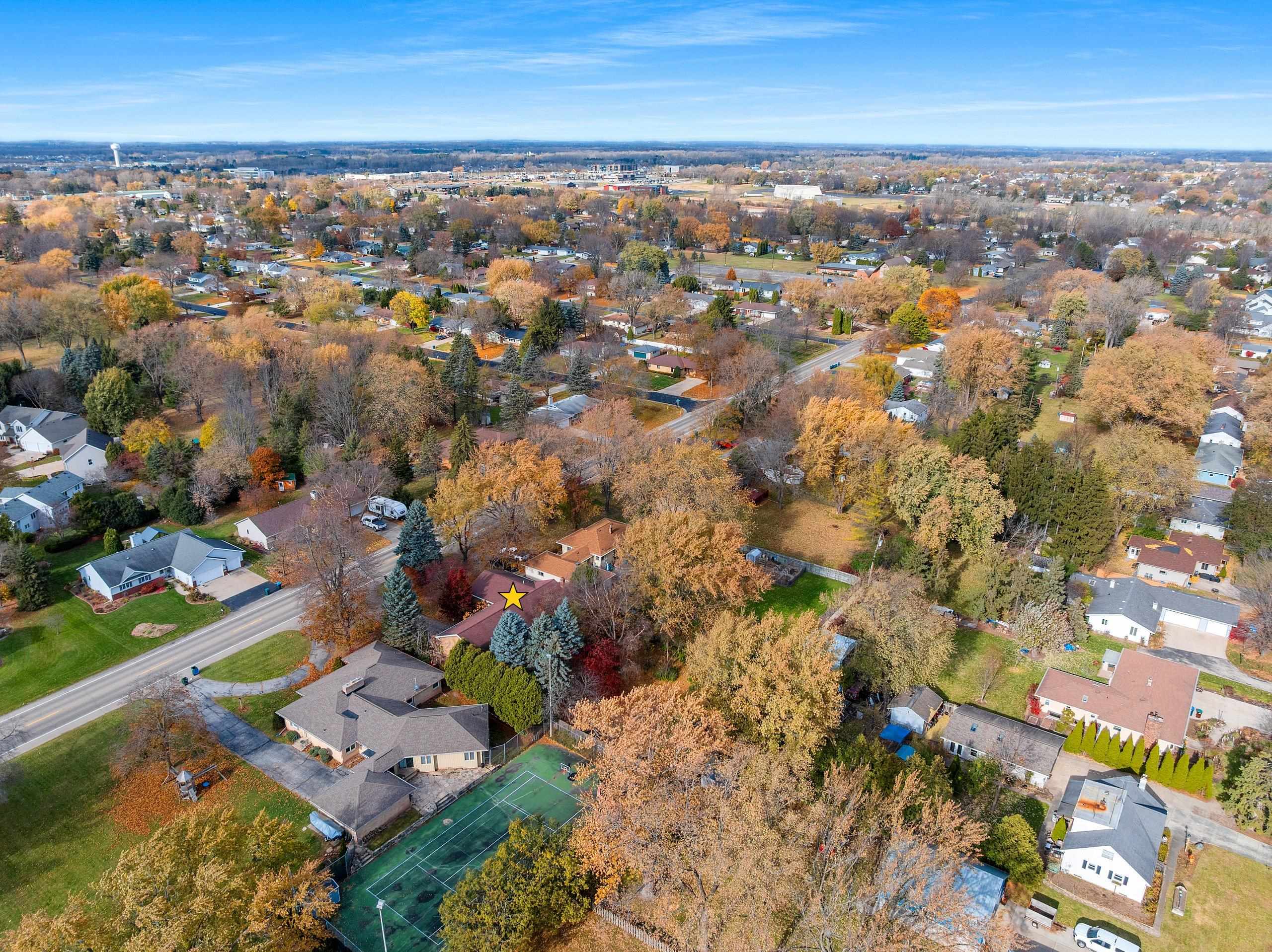 Appleton, Wisconsin 54911, United States, 3 Bedrooms Bedrooms, ,3 BathroomsBathrooms,Residential,Active,242714