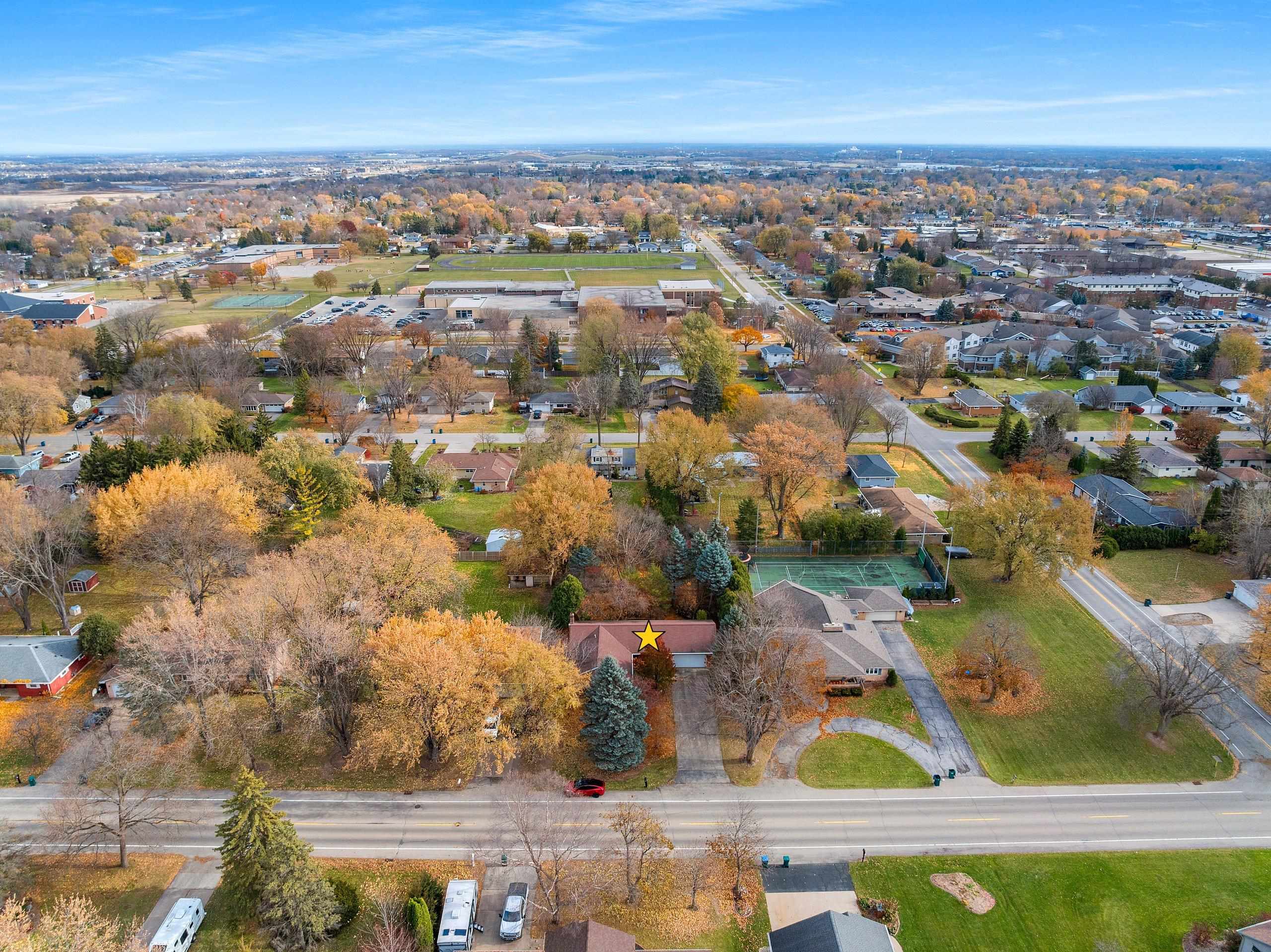 Appleton, Wisconsin 54911, United States, 3 Bedrooms Bedrooms, ,3 BathroomsBathrooms,Residential,Active,242714