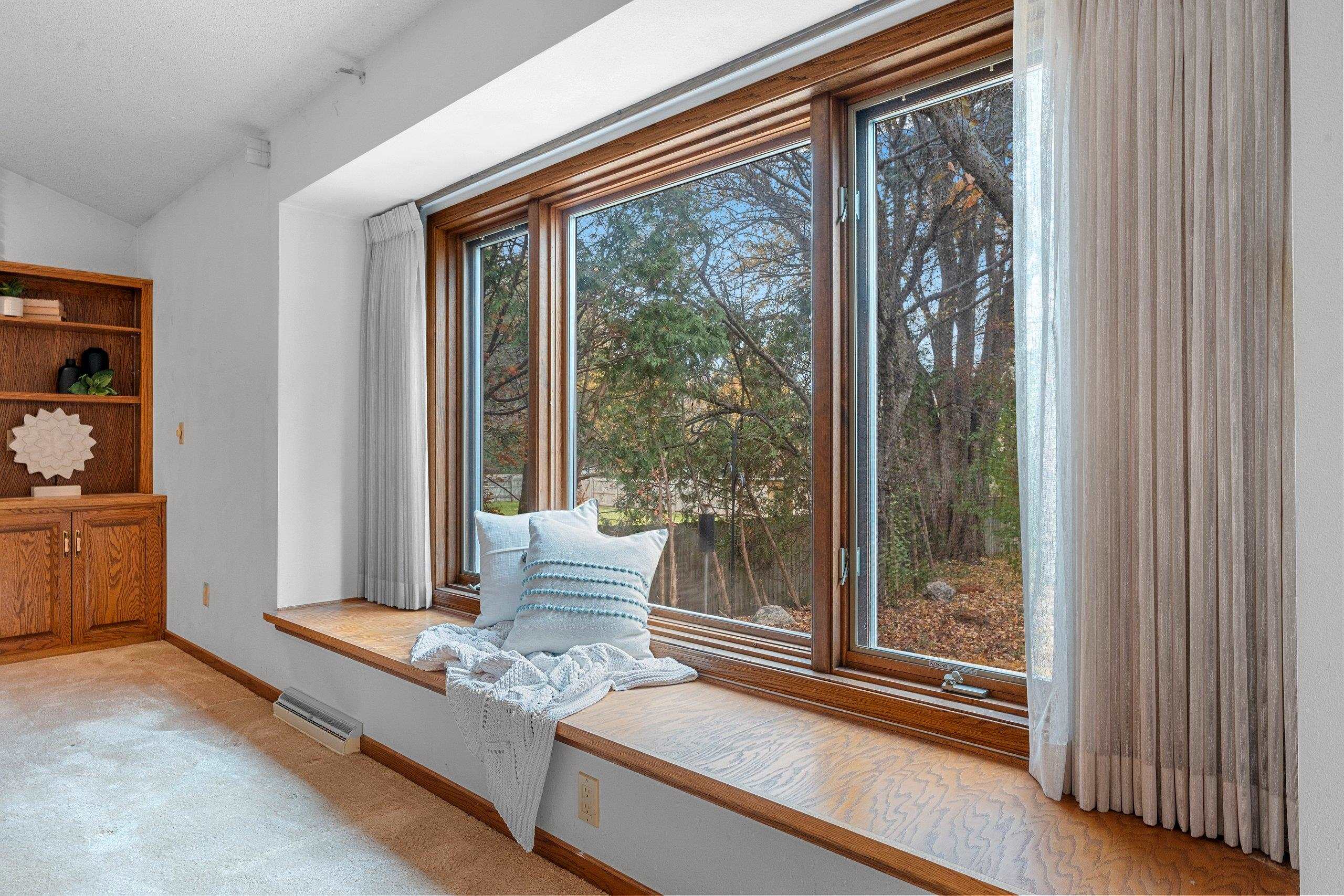 Appleton, Wisconsin 54911, United States, 3 Bedrooms Bedrooms, ,3 BathroomsBathrooms,Residential,Active,242714