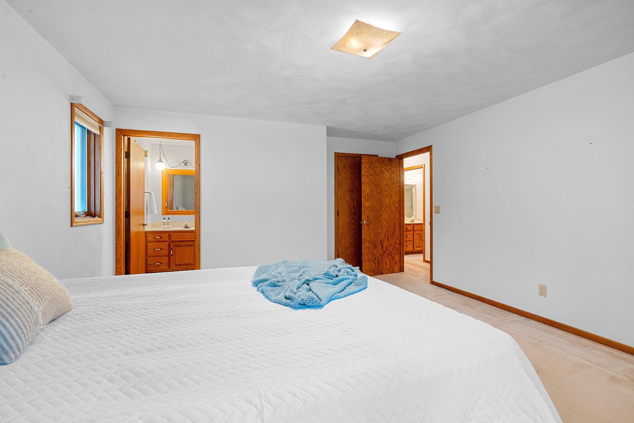 Appleton, Wisconsin 54911, United States, 3 Bedrooms Bedrooms, ,3 BathroomsBathrooms,Residential,Active,242714