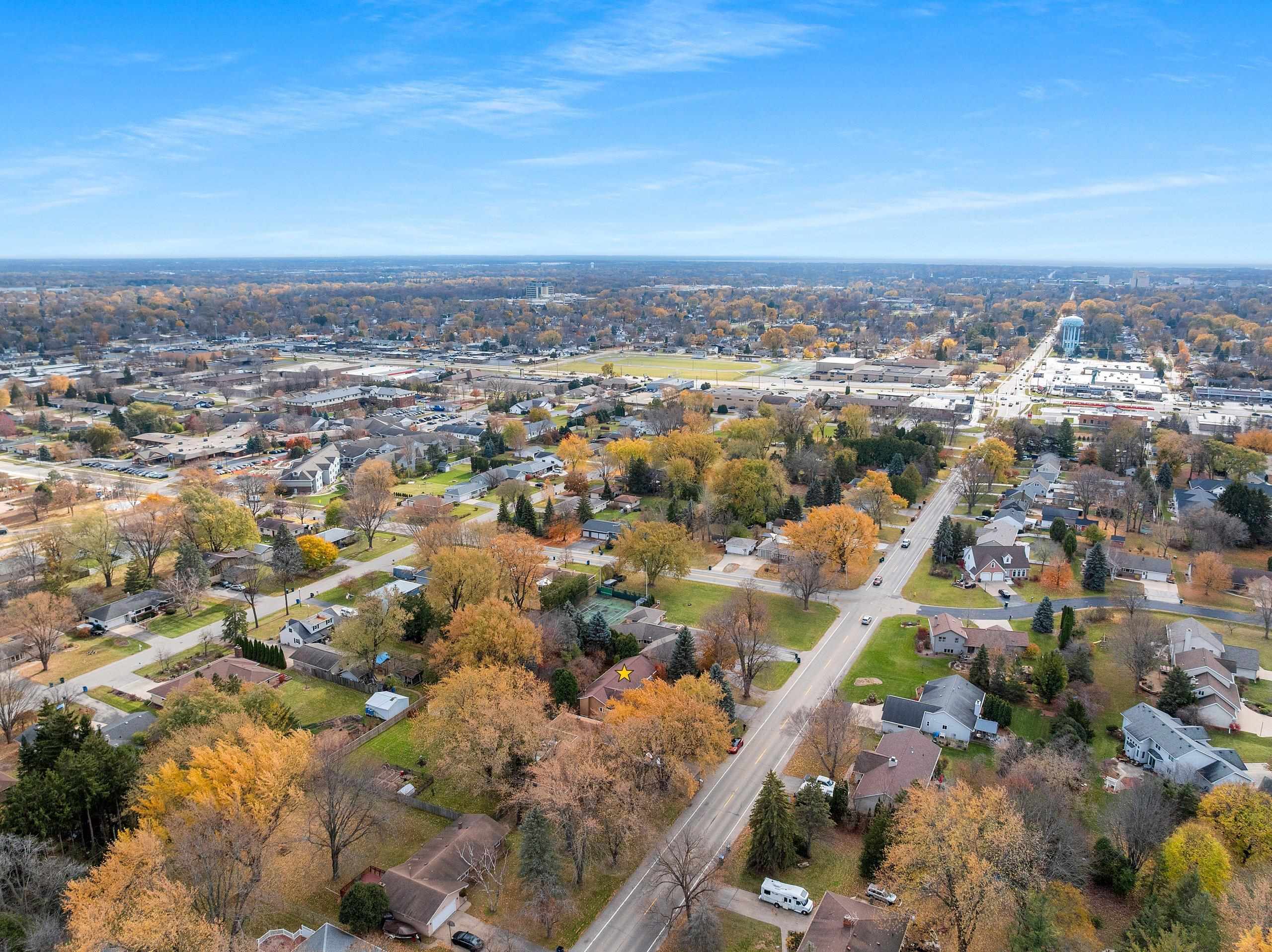 Appleton, Wisconsin 54911, United States, 3 Bedrooms Bedrooms, ,3 BathroomsBathrooms,Residential,Active,242714