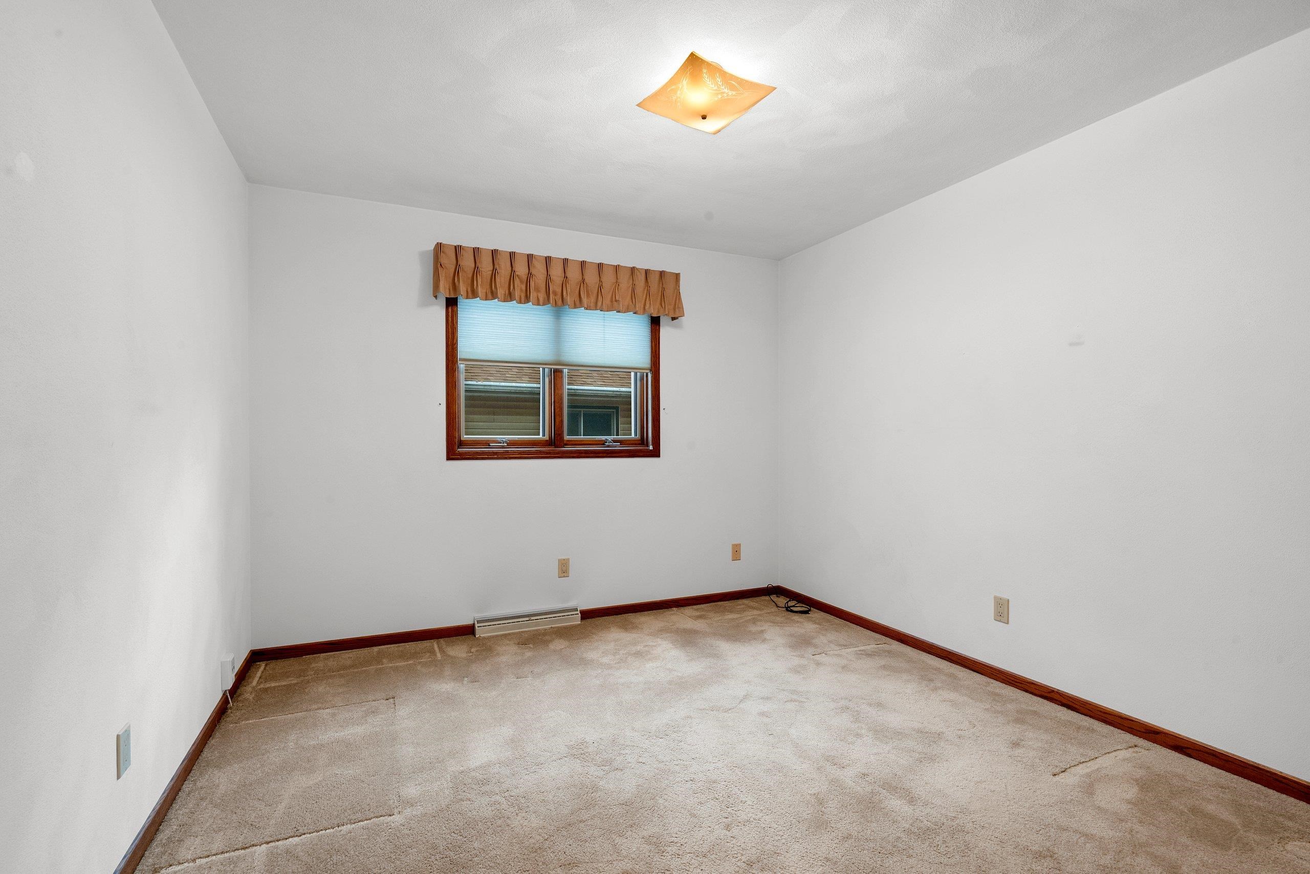 Appleton, Wisconsin 54911, United States, 3 Bedrooms Bedrooms, ,3 BathroomsBathrooms,Residential,Active,242714