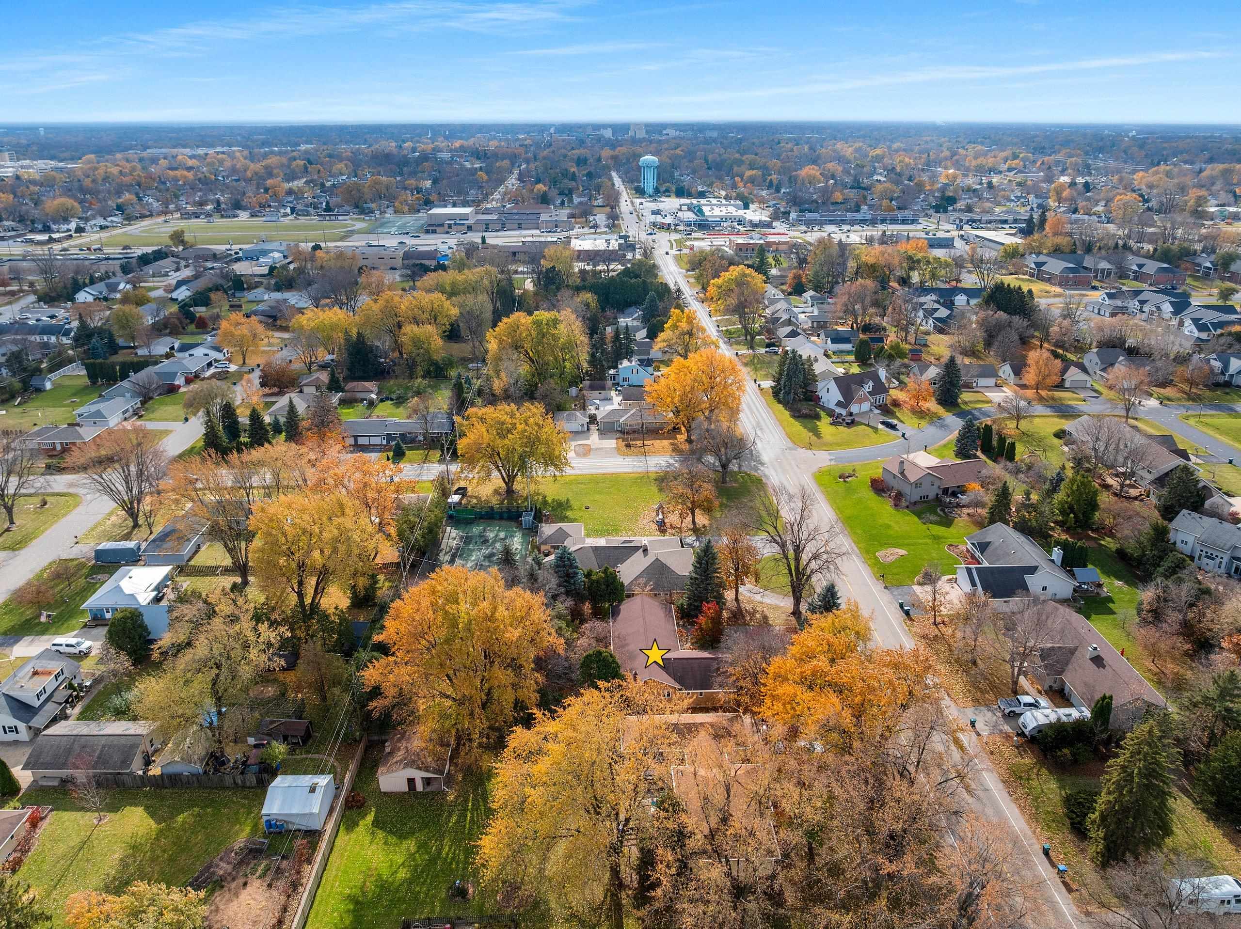 Appleton, Wisconsin 54911, United States, 3 Bedrooms Bedrooms, ,3 BathroomsBathrooms,Residential,Active,242714