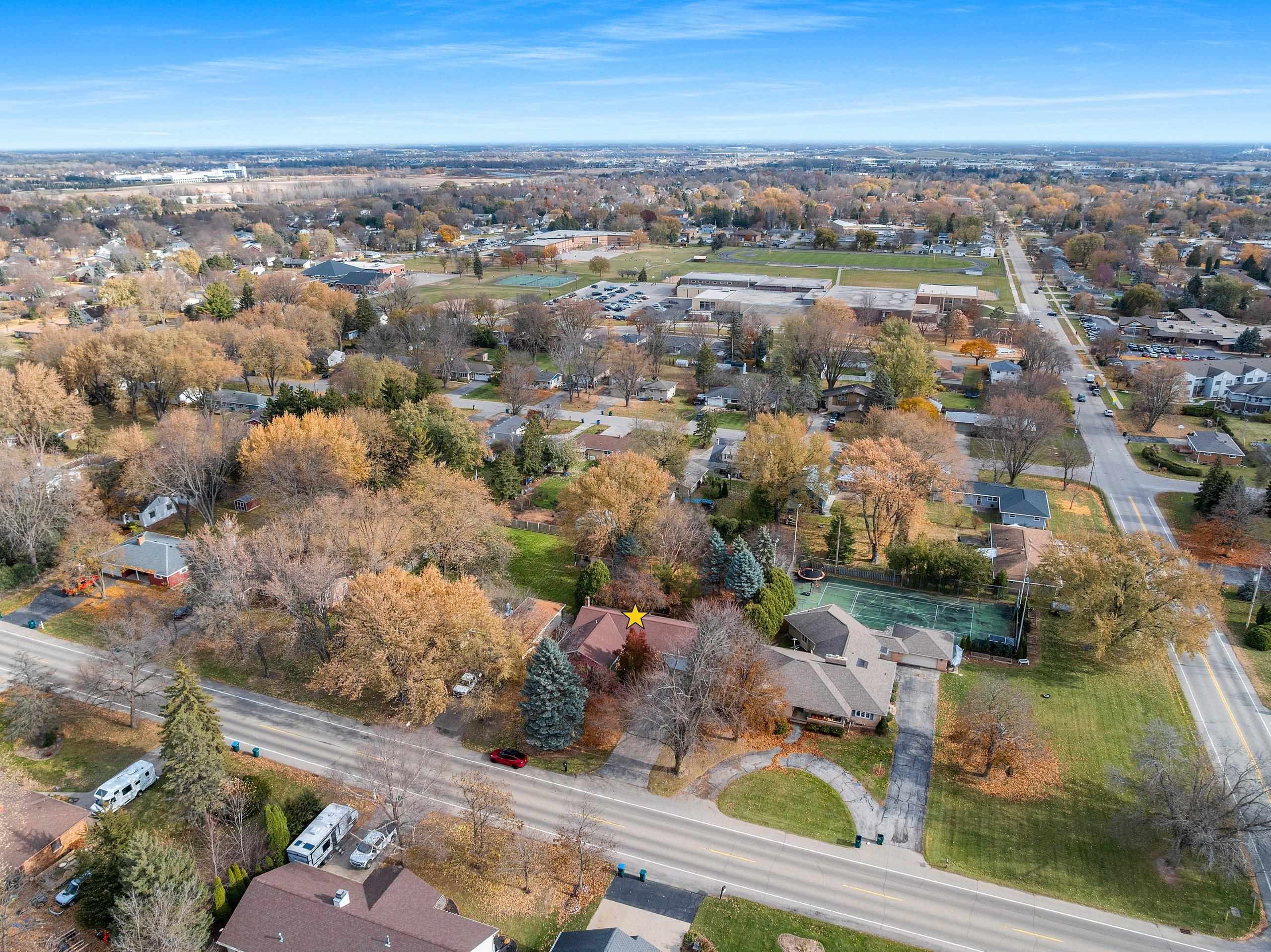 Appleton, Wisconsin 54911, United States, 3 Bedrooms Bedrooms, ,3 BathroomsBathrooms,Residential,Active,242714