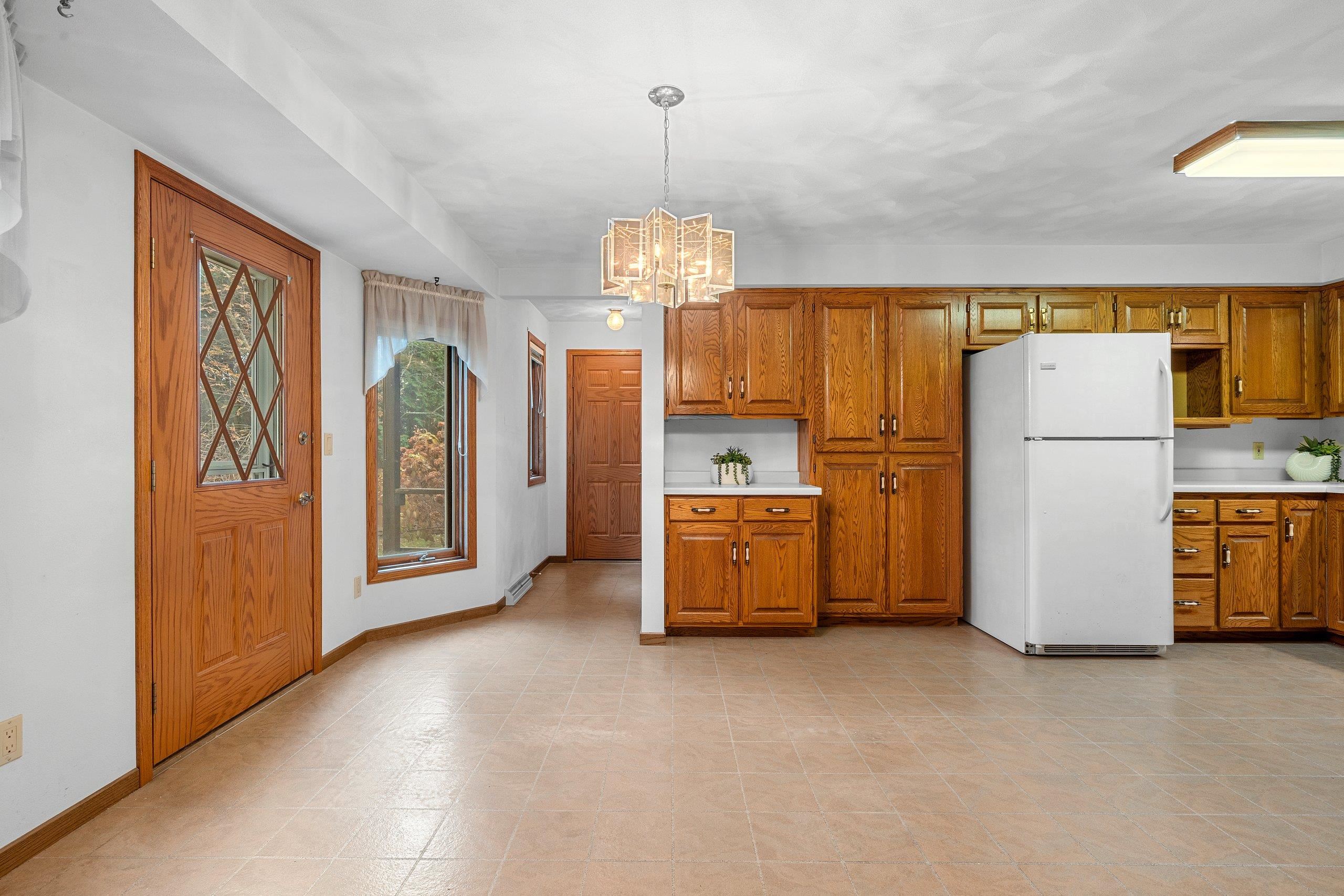 Appleton, Wisconsin 54911, United States, 3 Bedrooms Bedrooms, ,3 BathroomsBathrooms,Residential,Active,242714