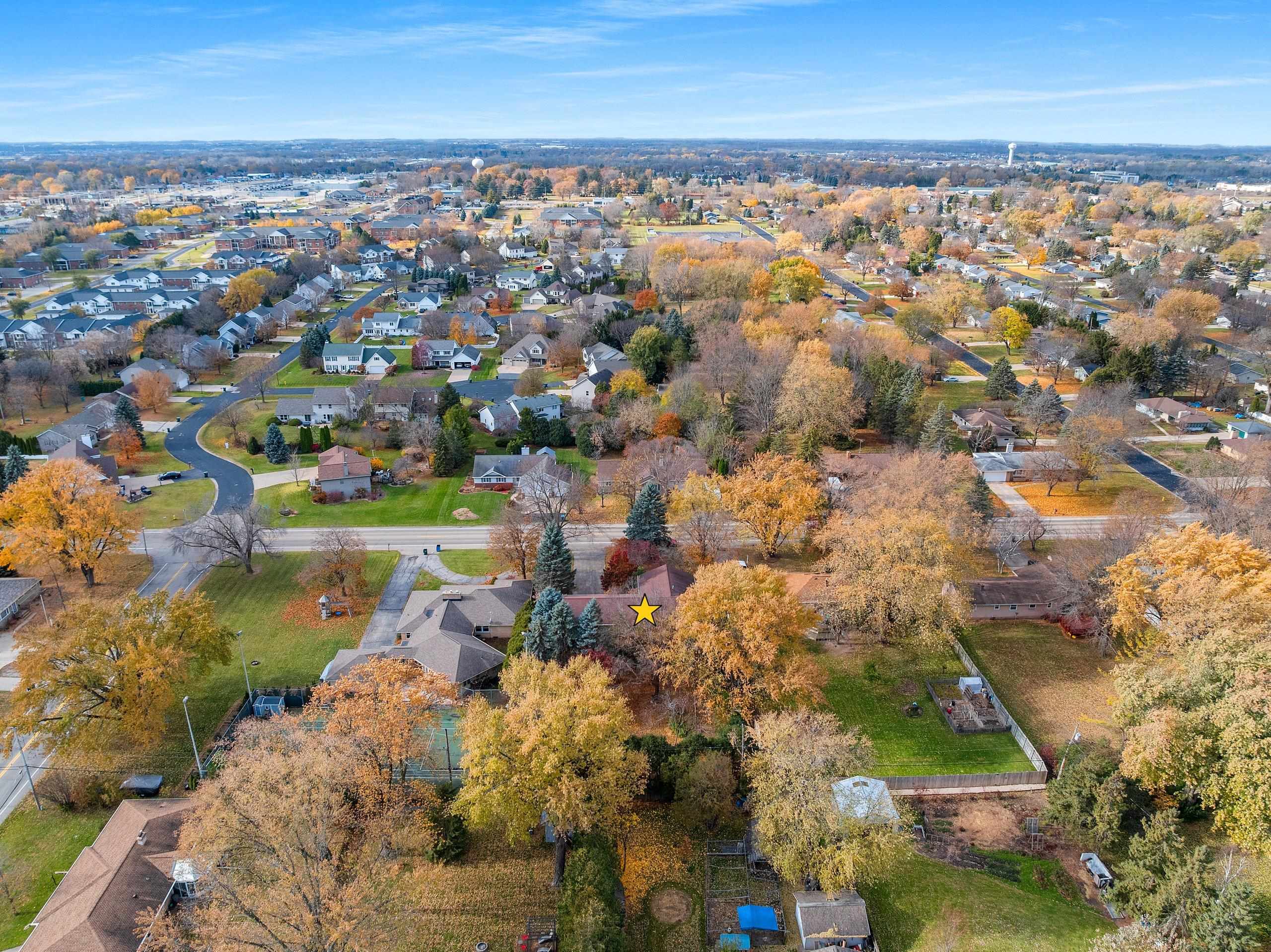 Appleton, Wisconsin 54911, United States, 3 Bedrooms Bedrooms, ,3 BathroomsBathrooms,Residential,Active,242714