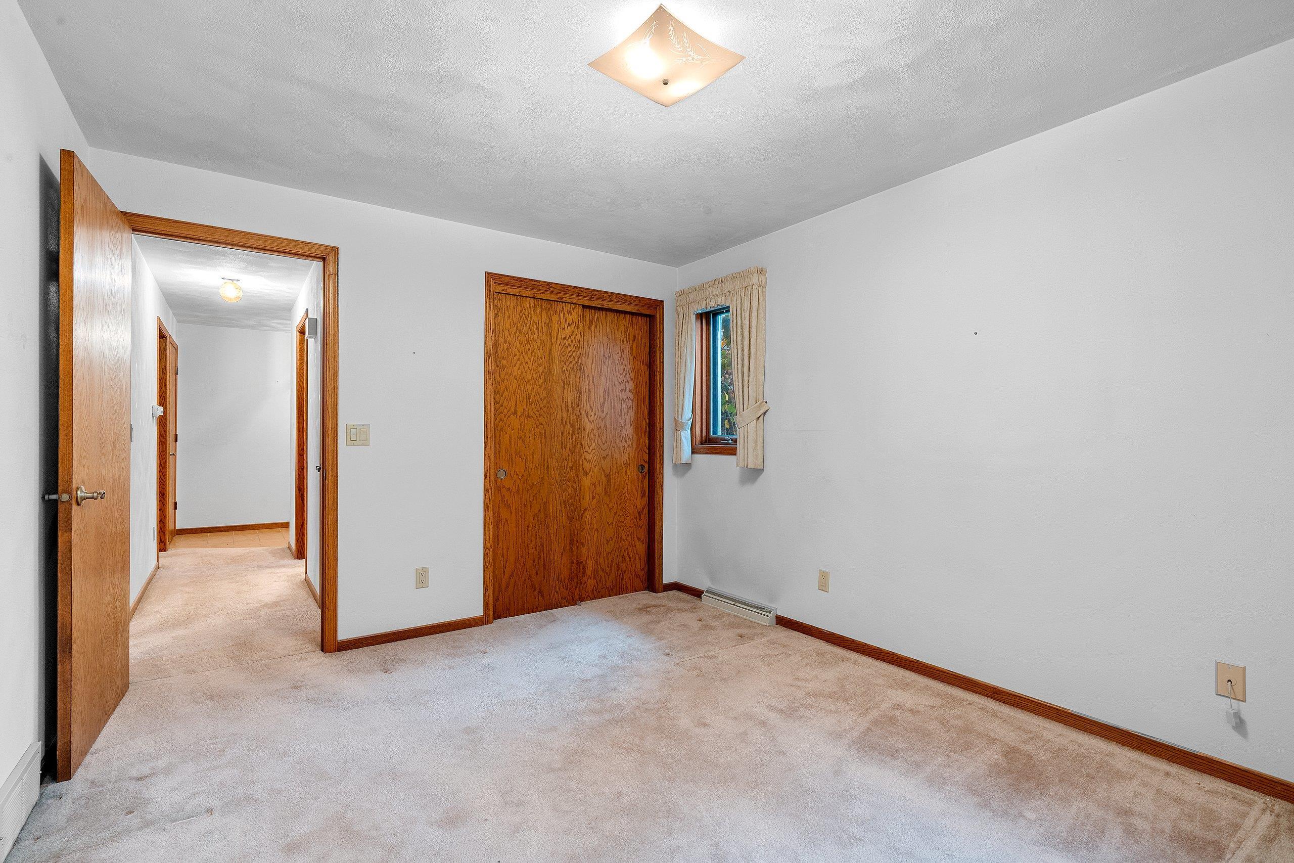 Appleton, Wisconsin 54911, United States, 3 Bedrooms Bedrooms, ,3 BathroomsBathrooms,Residential,Active,242714