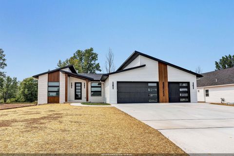 Photo of 3644 W HANK Avenue, DE PERE, WI 54115 (MLS # 50309351)