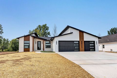 Photo of 3644 W HANK Avenue, DE PERE, WI 54115 (MLS # 50309351)