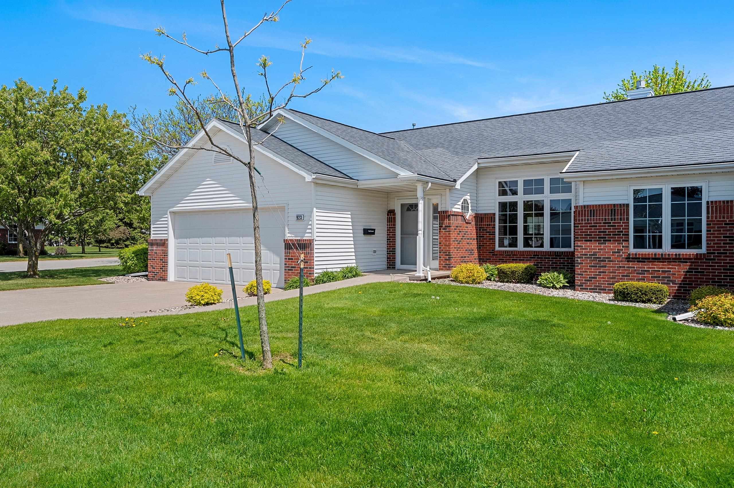 923 W WINDTREE Drive