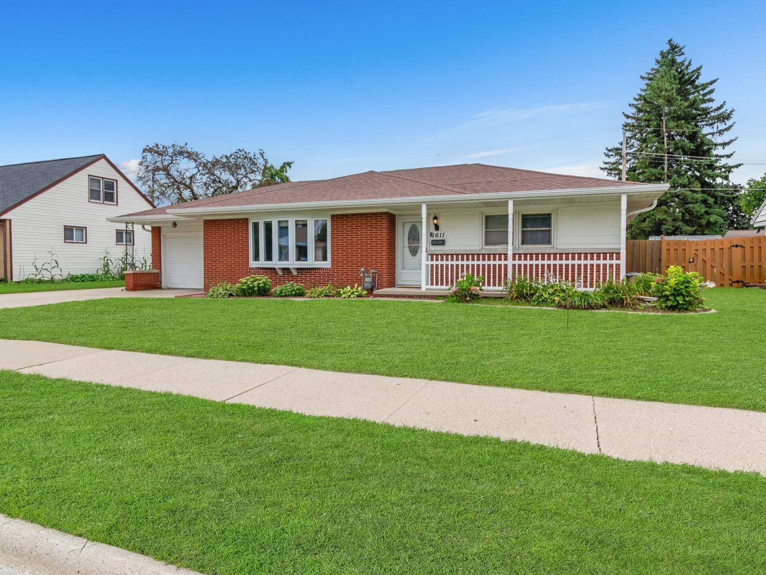 Green Bay, Wisconsin 54304, United States, 3 Bedrooms Bedrooms, ,2 BathroomsBathrooms,Residential,Active,195522