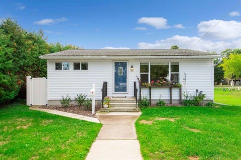 Photo of 921 GLADSTONE Street, MARINETTE, WI 54143 (MLS # 50332968)