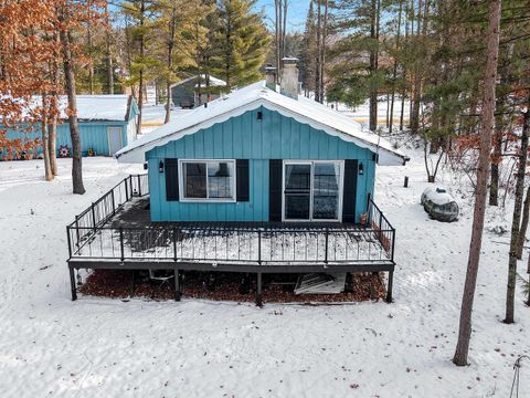 Photo of N1537 BRAVE ISLAND Road, KESHENA, WI 54135 (MLS # 50320927)