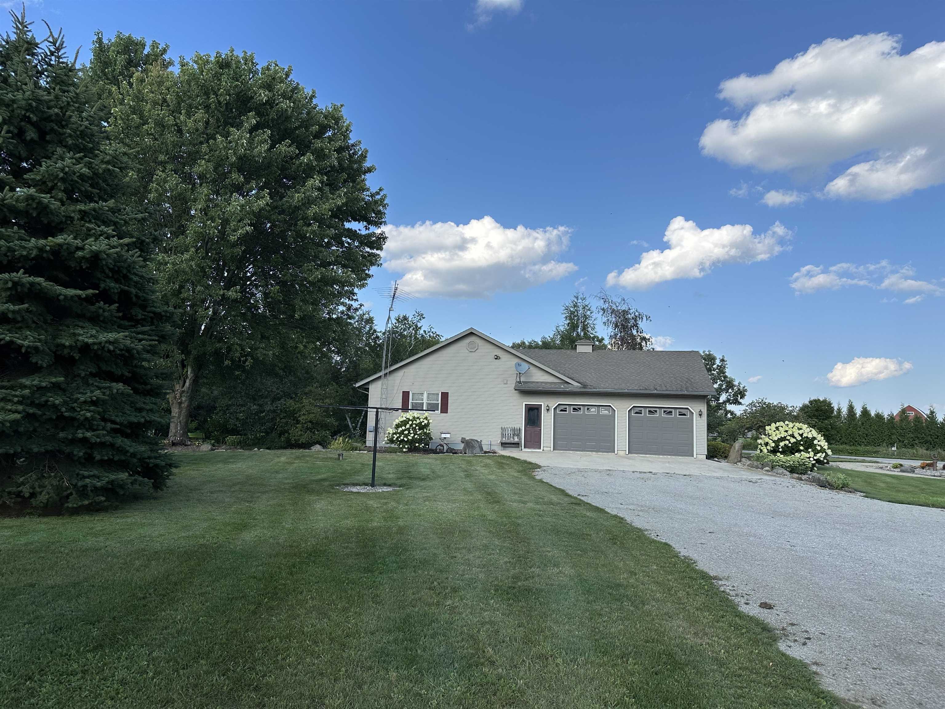 Brandon, Wisconsin 53919, United States, 2 Bedrooms Bedrooms, ,3 BathroomsBathrooms,Residential,Active,192208