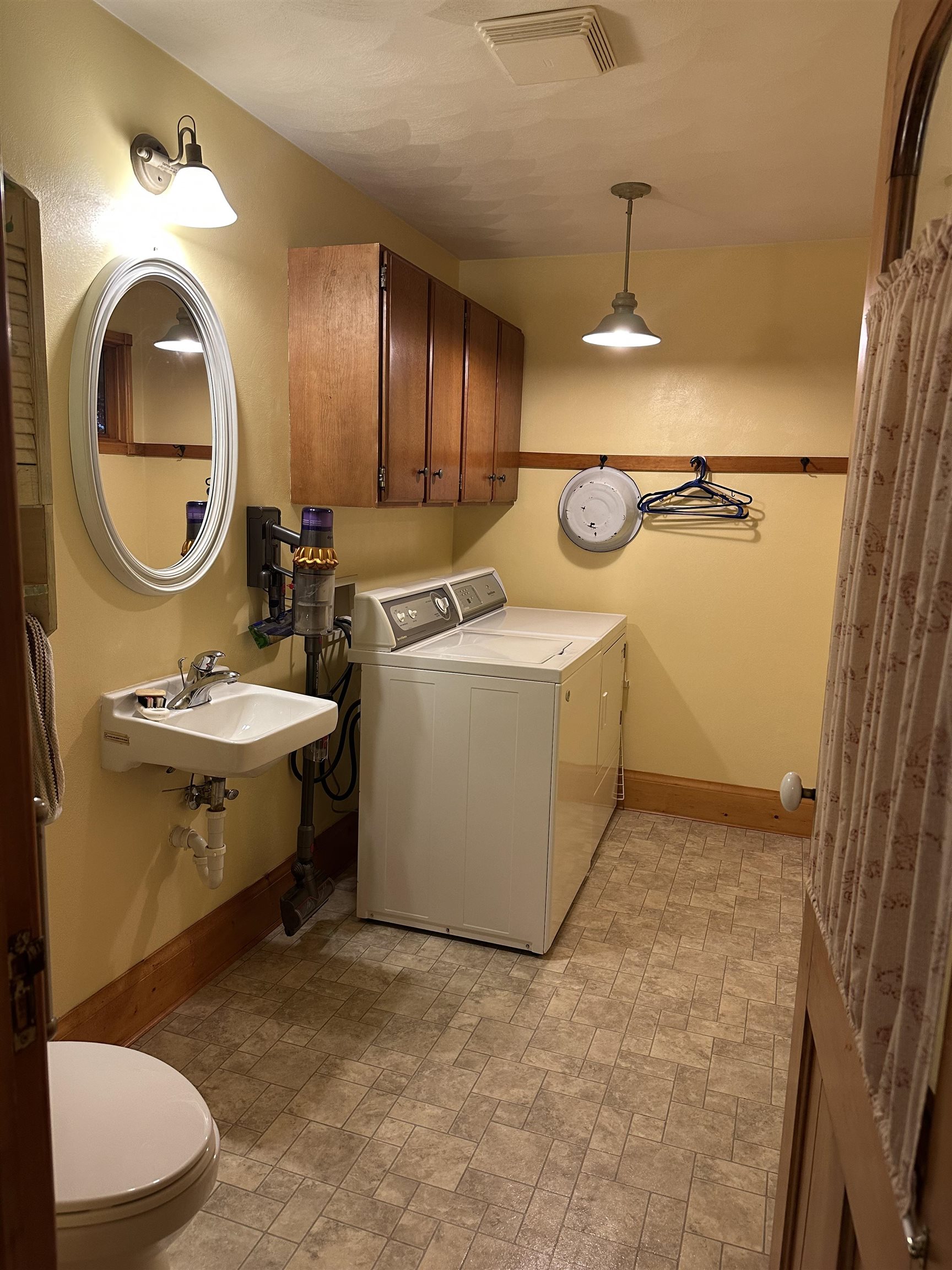 Brandon, Wisconsin 53919, United States, 2 Bedrooms Bedrooms, ,3 BathroomsBathrooms,Residential,Active,192208