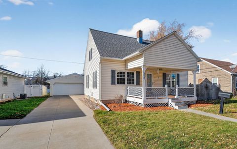 Photo of 210 S JOHN Street, KIMBERLY, WI 54136 (MLS # 50318293)