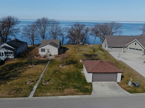 Photo of 937 PARAMOUNT Drive, CHILTON, WI 53014 (MLS # 50323342)