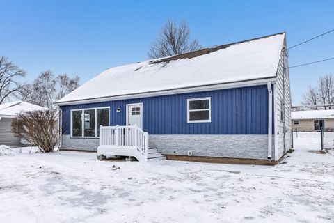 Photo of 1133 CARDINAL Lane, GREEN BAY, WI 54313 (MLS # 50320278)