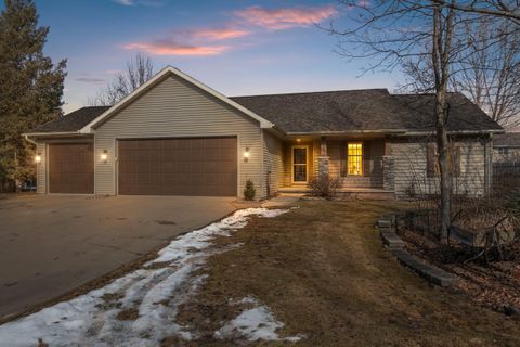 Photo of 309 LOUISE Drive, WRIGHTSTOWN, WI 54180 (MLS # 50321250)