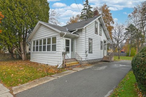 Photo of 216 S MASON Street, APPLETON, WI 54914 (MLS # 50318451)