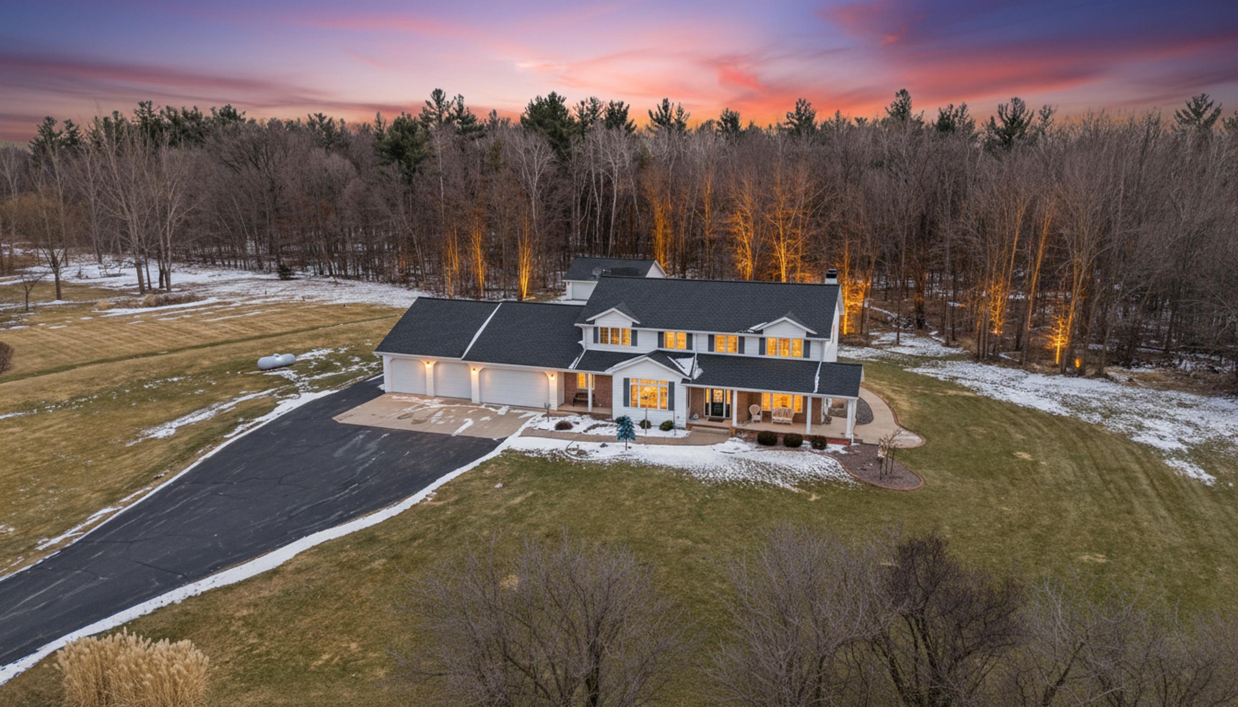 1044 MOONRIVER Drive