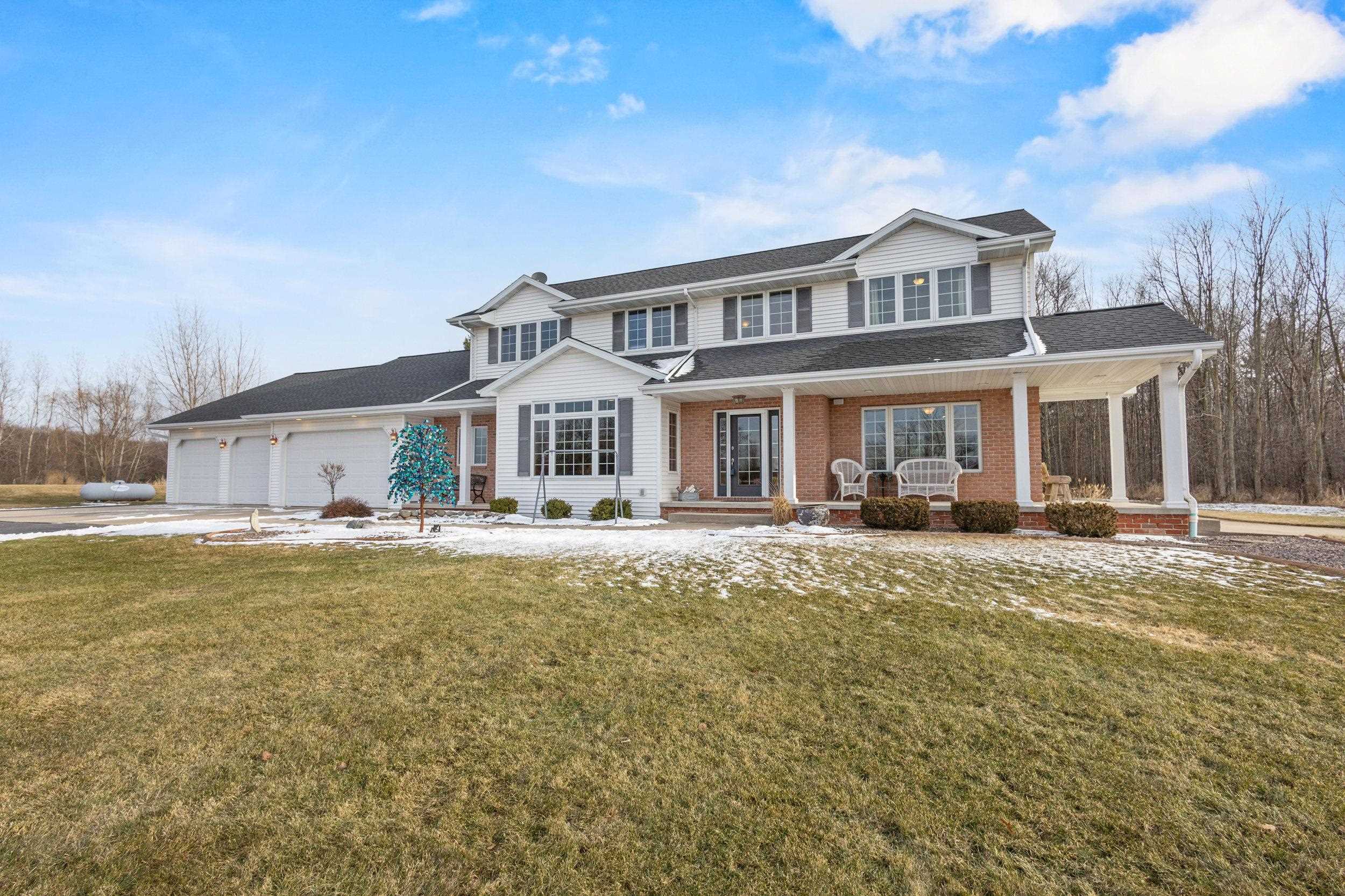 1044 MOONRIVER Drive