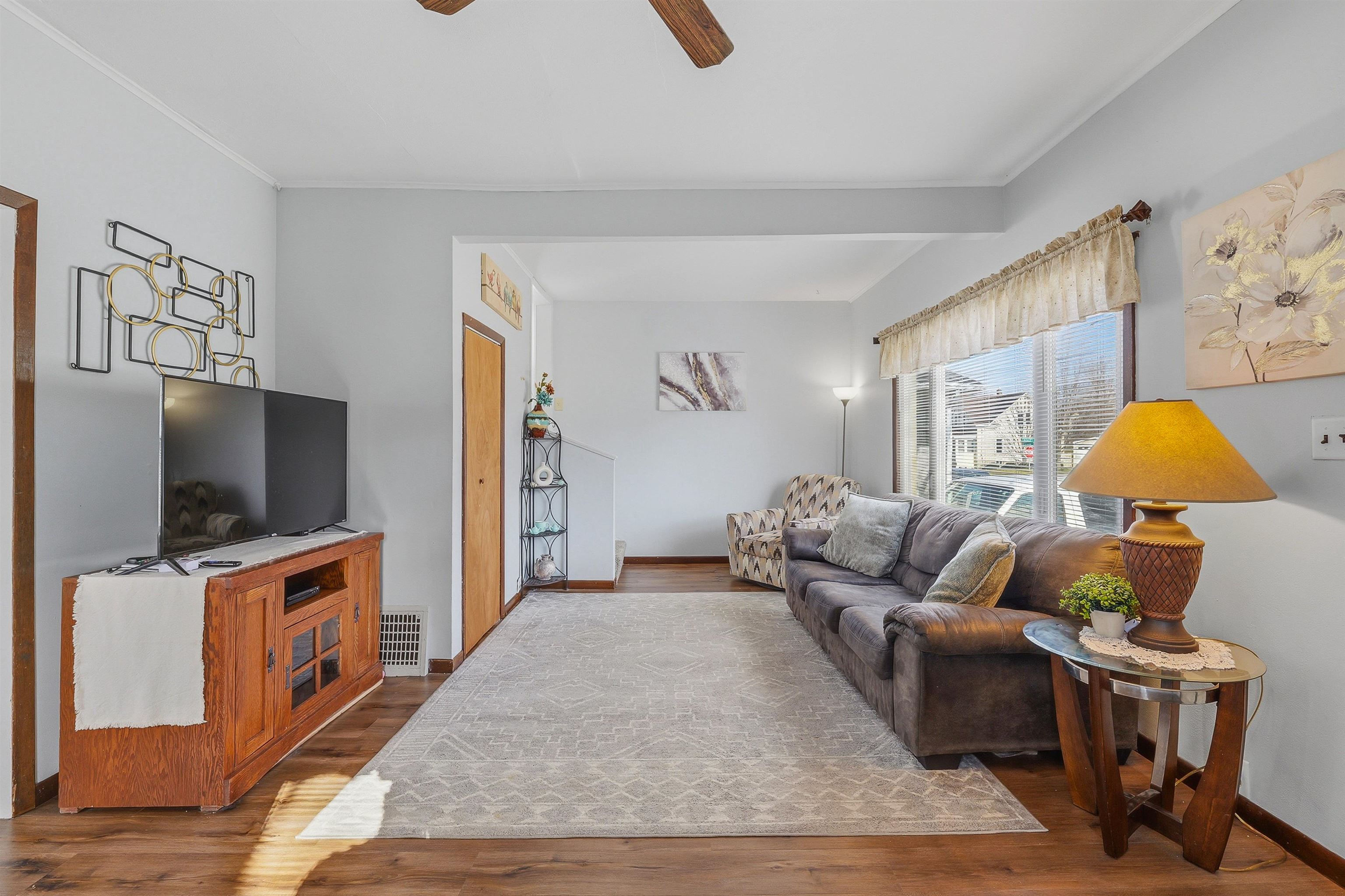 316 E LINCOLN Avenue