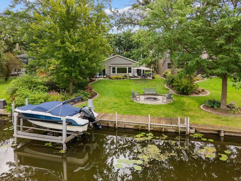 Photo of 4941 RIVERMOOR Drive, OMRO, WI 54963 (MLS # 50314385)
