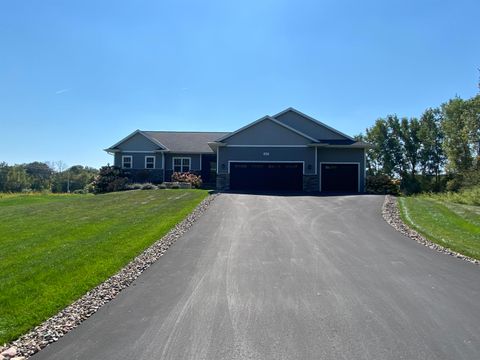 Photo of 6117 KAWULA Lane, PULASKI, WI 54171 (MLS # 50317302)