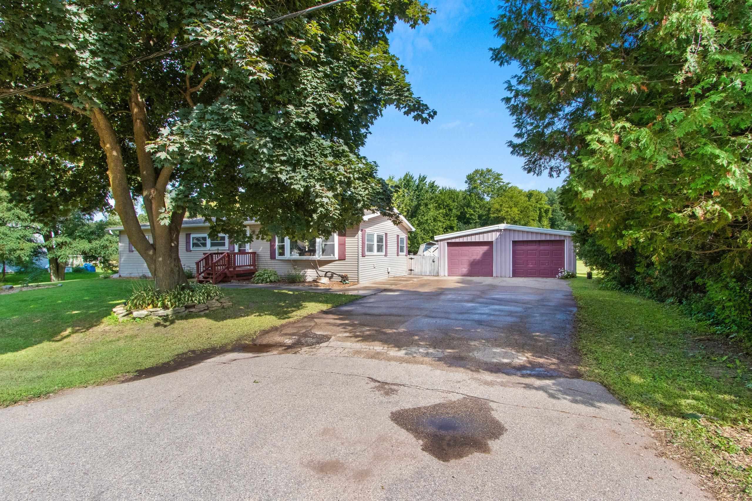 Shawano, Wisconsin 54166, United States, 3 Bedrooms Bedrooms, ,2 BathroomsBathrooms,Residential,Active,202098