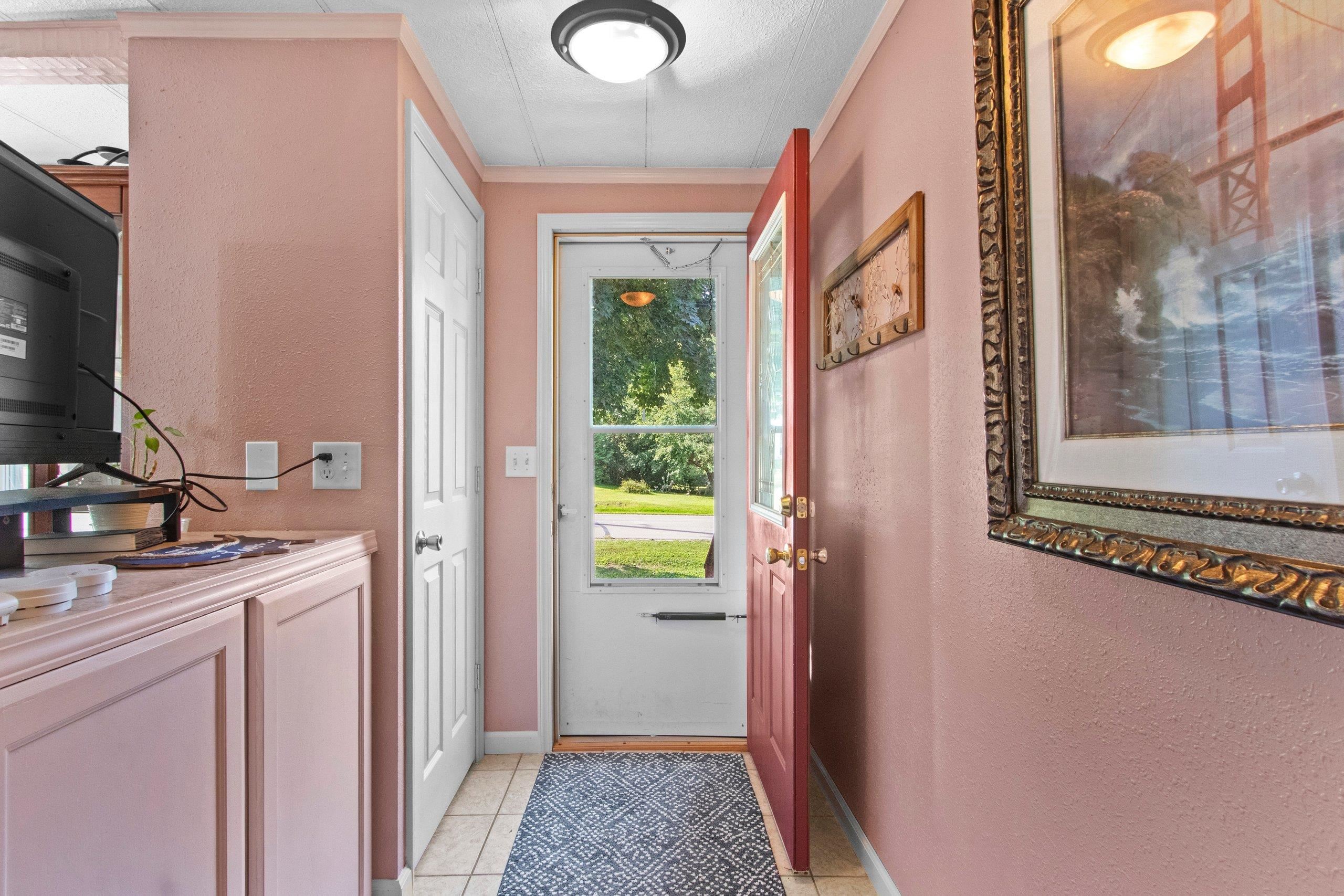 Shawano, Wisconsin 54166, United States, 3 Bedrooms Bedrooms, ,2 BathroomsBathrooms,Residential,Active,202098