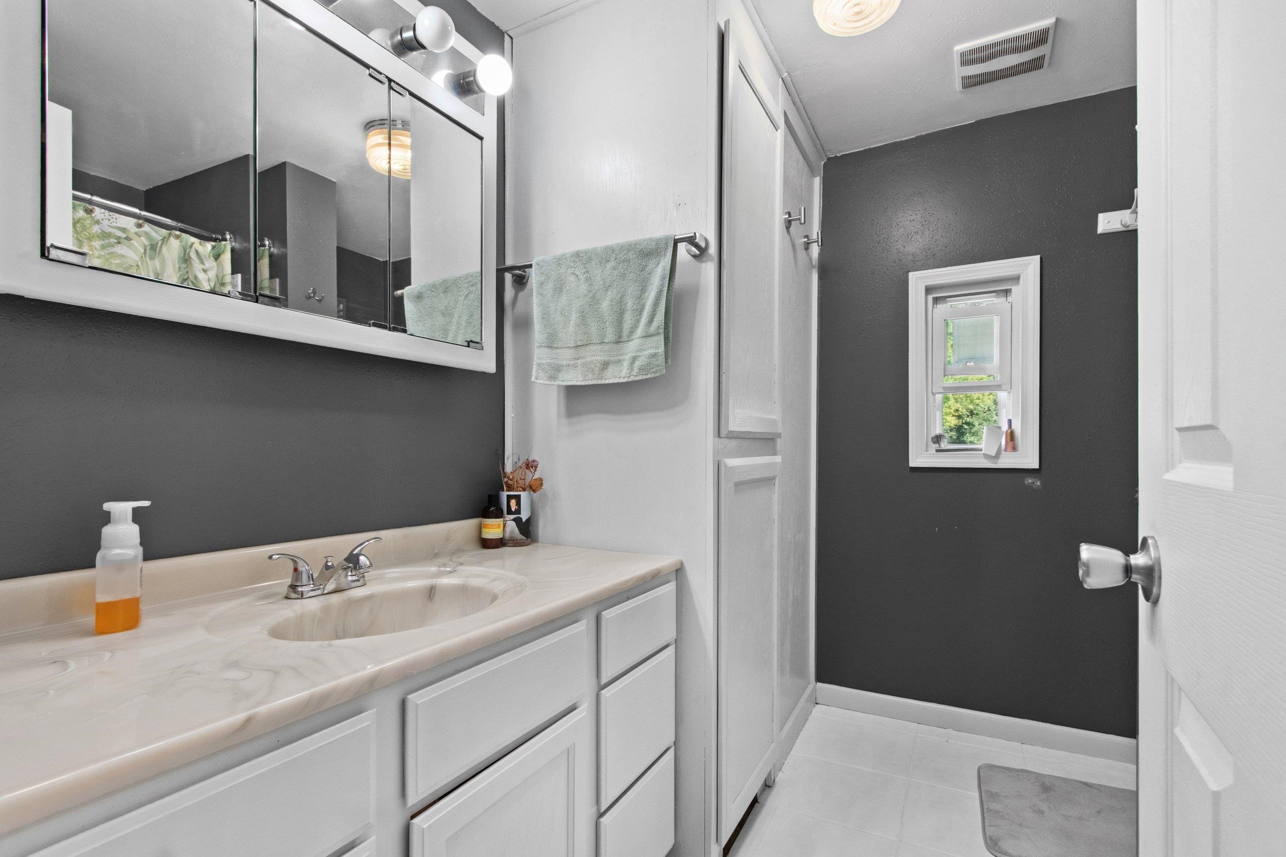 Shawano, Wisconsin 54166, United States, 3 Bedrooms Bedrooms, ,2 BathroomsBathrooms,Residential,Active,202098