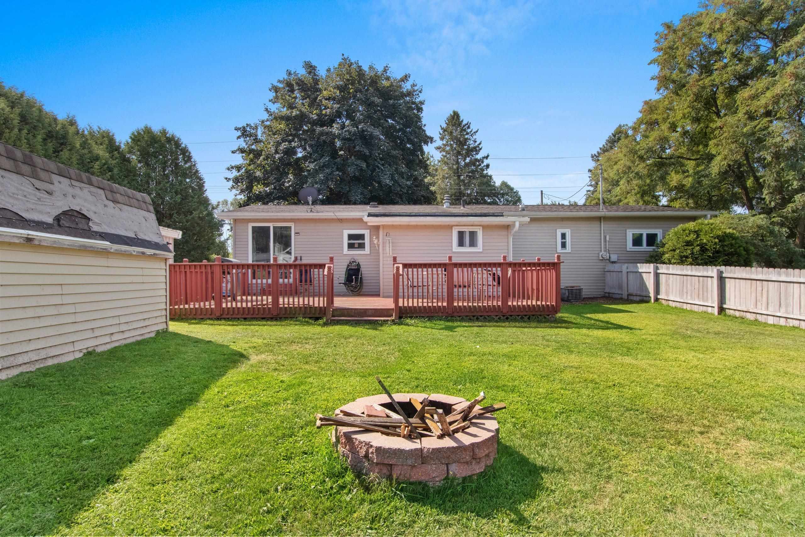 Shawano, Wisconsin 54166, United States, 3 Bedrooms Bedrooms, ,2 BathroomsBathrooms,Residential,Active,202098