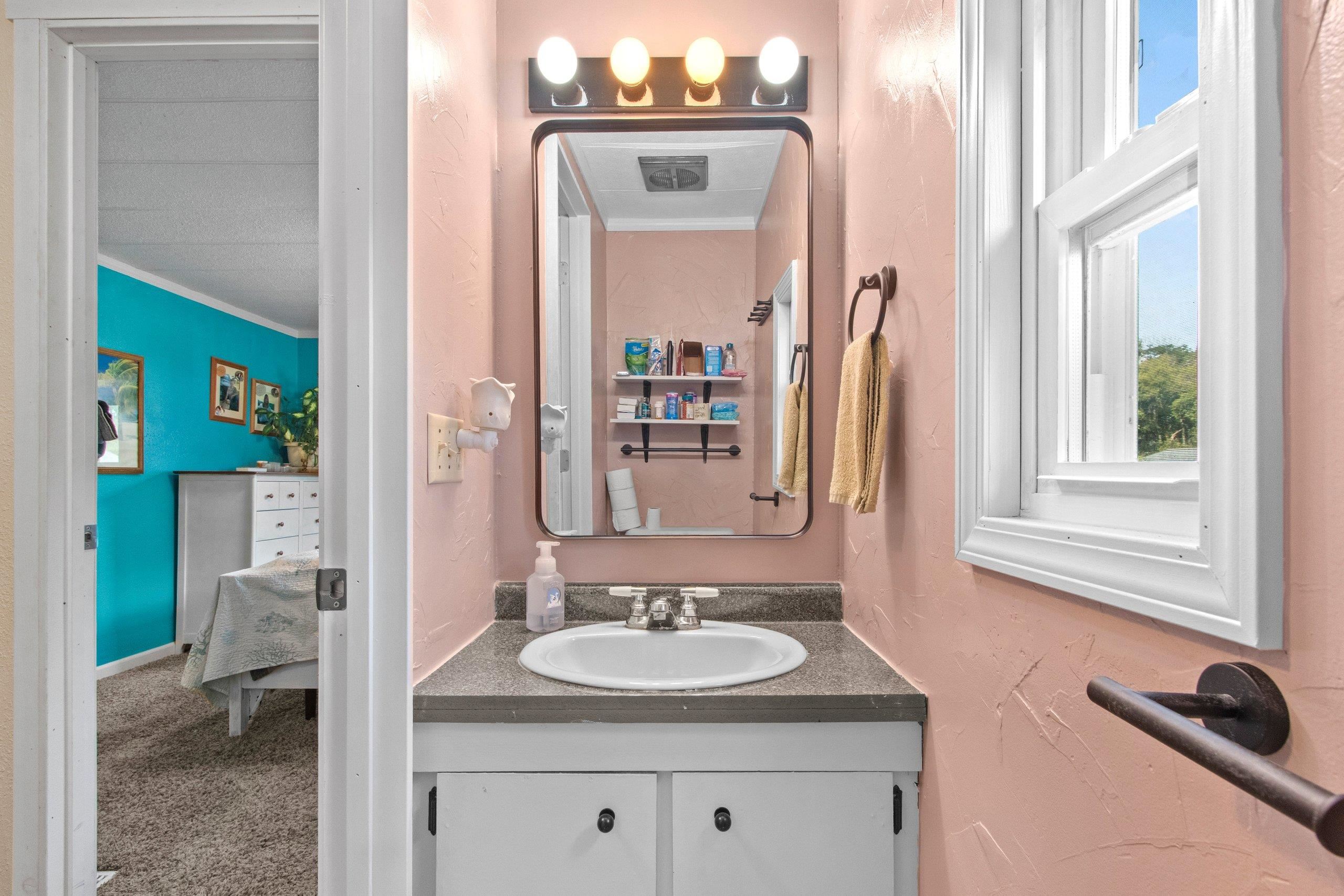 Shawano, Wisconsin 54166, United States, 3 Bedrooms Bedrooms, ,2 BathroomsBathrooms,Residential,Active,202098