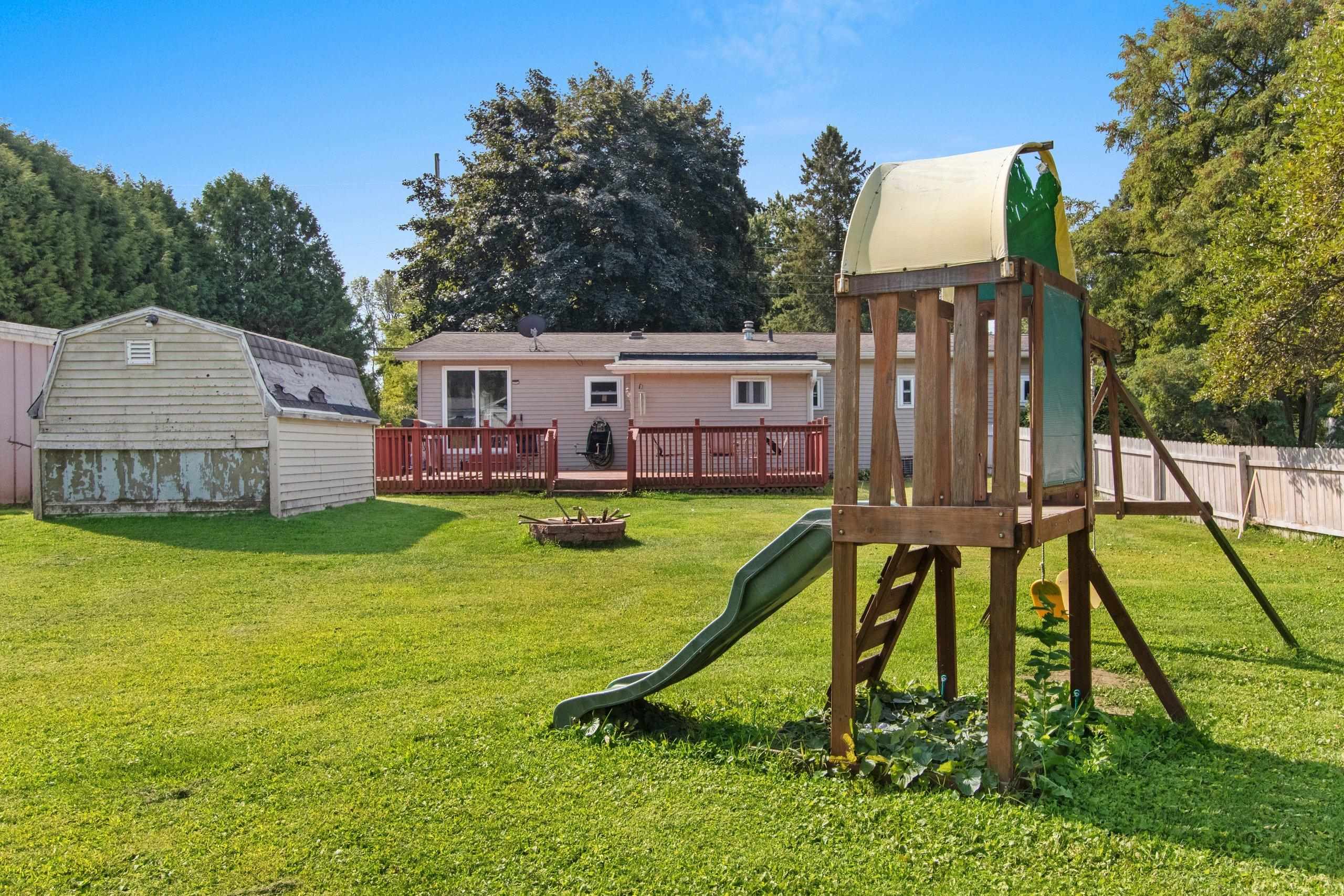 Shawano, Wisconsin 54166, United States, 3 Bedrooms Bedrooms, ,2 BathroomsBathrooms,Residential,Active,202098