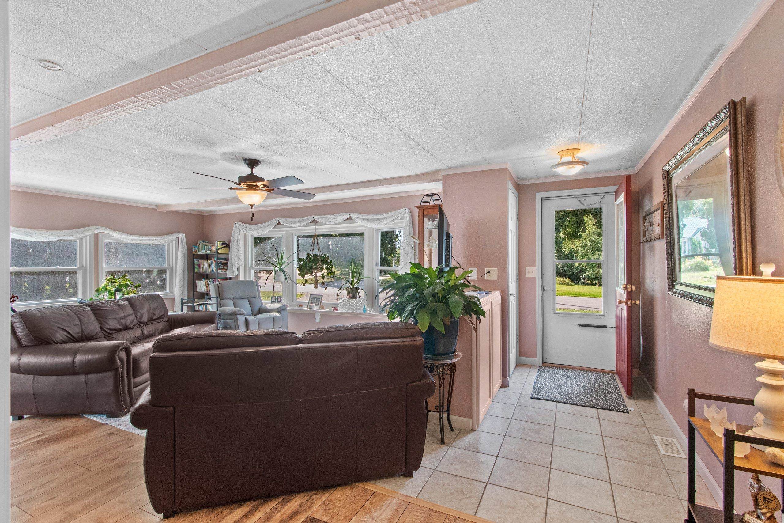 Shawano, Wisconsin 54166, United States, 3 Bedrooms Bedrooms, ,2 BathroomsBathrooms,Residential,Active,202098