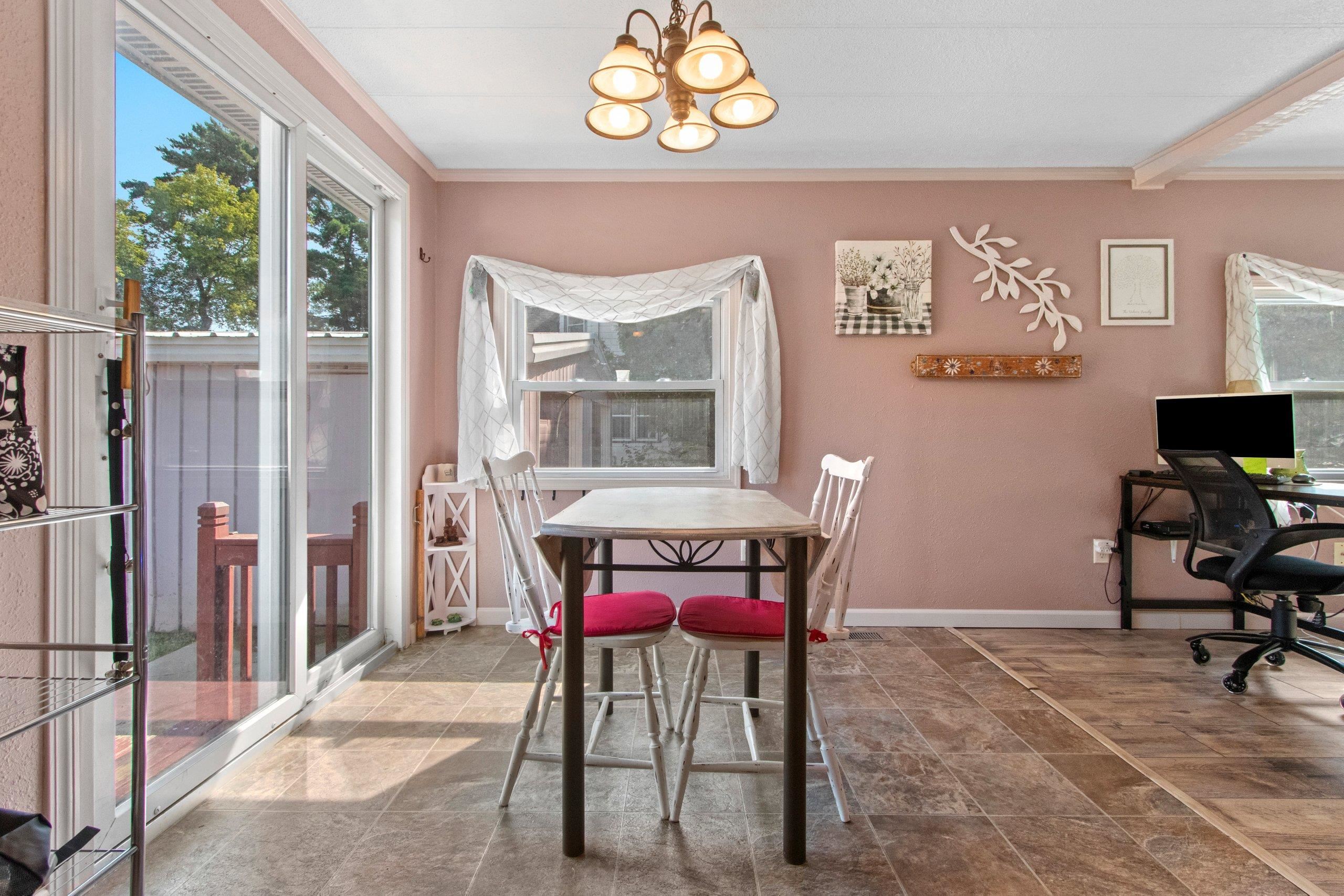 Shawano, Wisconsin 54166, United States, 3 Bedrooms Bedrooms, ,2 BathroomsBathrooms,Residential,Active,202098