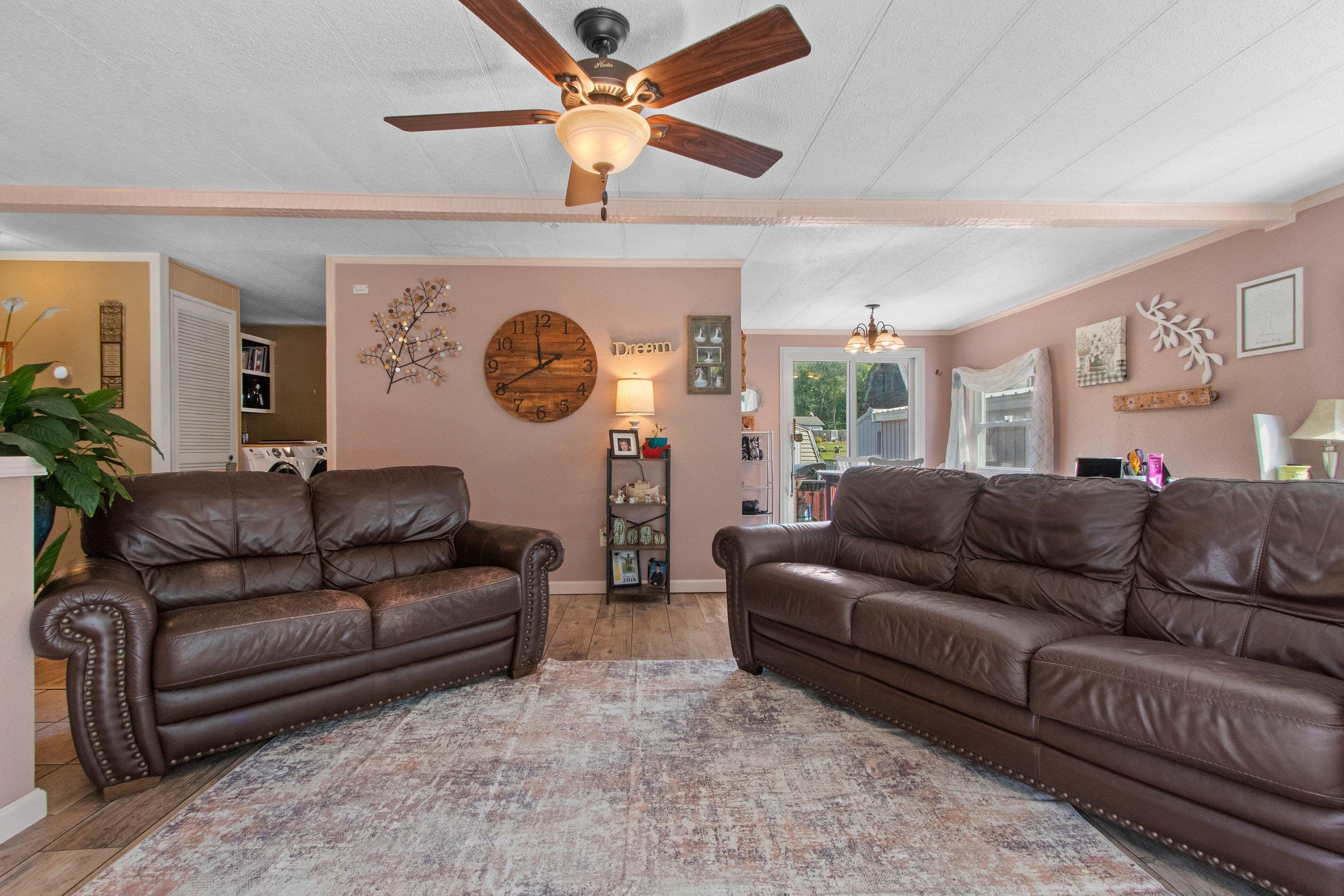 Shawano, Wisconsin 54166, United States, 3 Bedrooms Bedrooms, ,2 BathroomsBathrooms,Residential,Active,202098