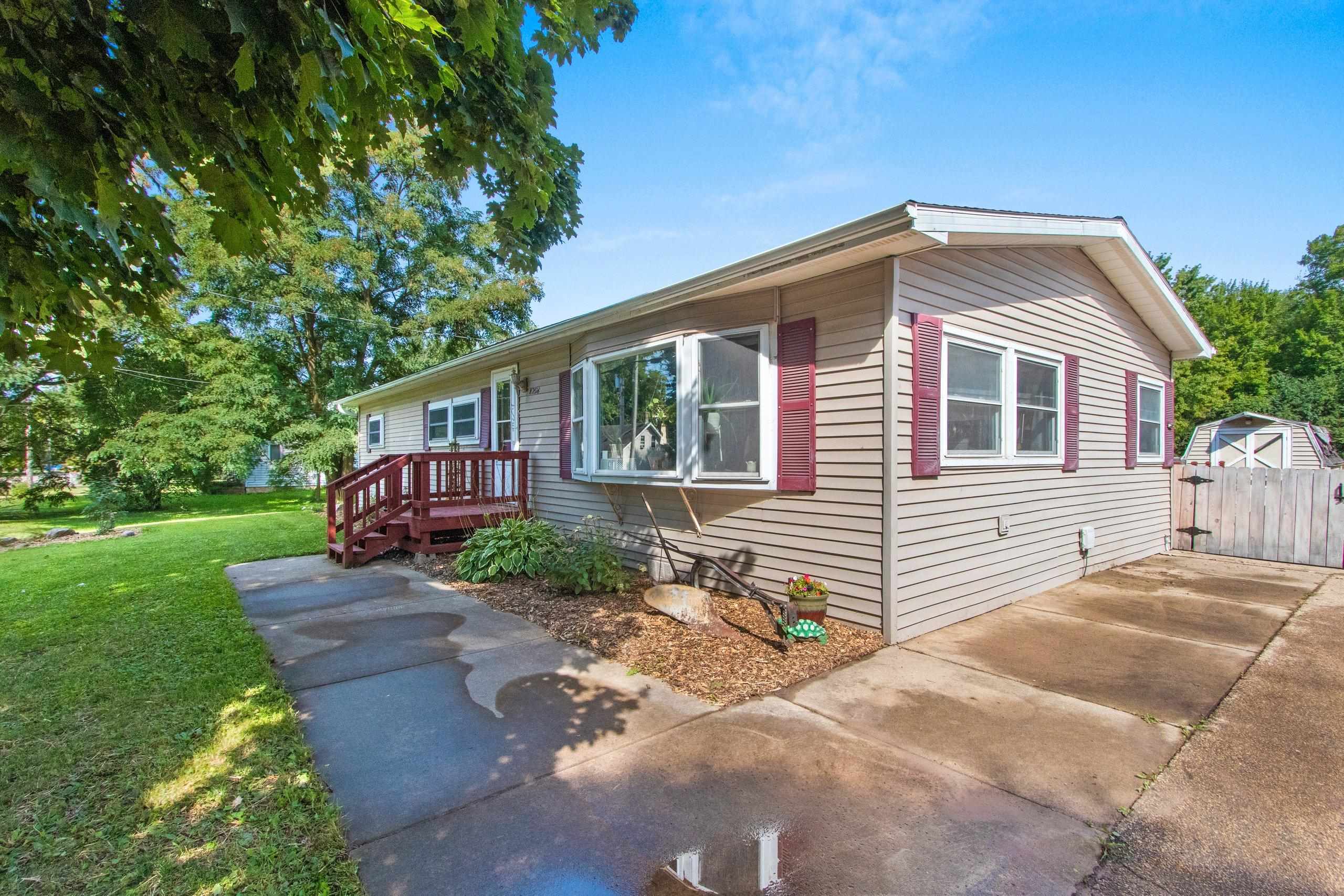 Shawano, Wisconsin 54166, United States, 3 Bedrooms Bedrooms, ,2 BathroomsBathrooms,Residential,Active,202098
