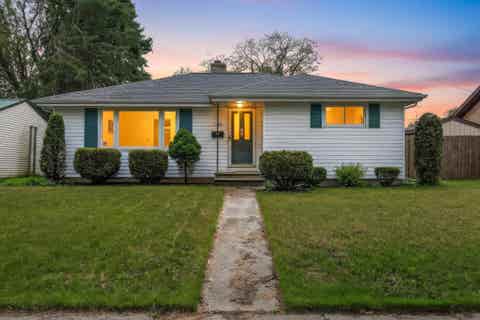 Photo of 1727 30TH Street, TWO RIVERS, WI 54241 (MLS # 50327197)