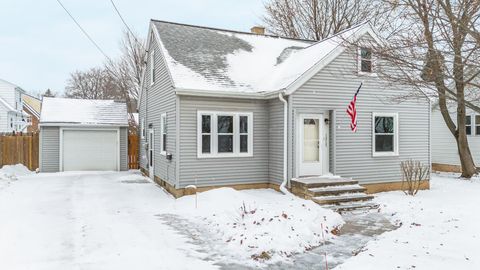 Photo of 1215 MCCORMICK Street, GREEN BAY, WI 54301 (MLS # 50319489)